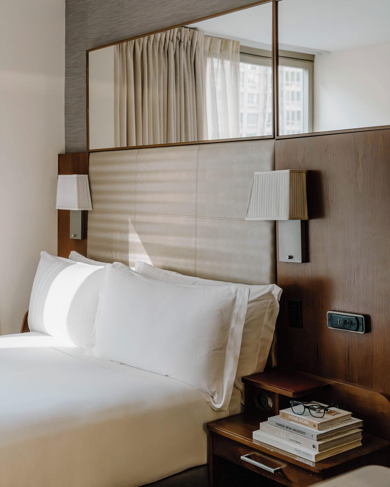 Double Accessible-queen Size Bed