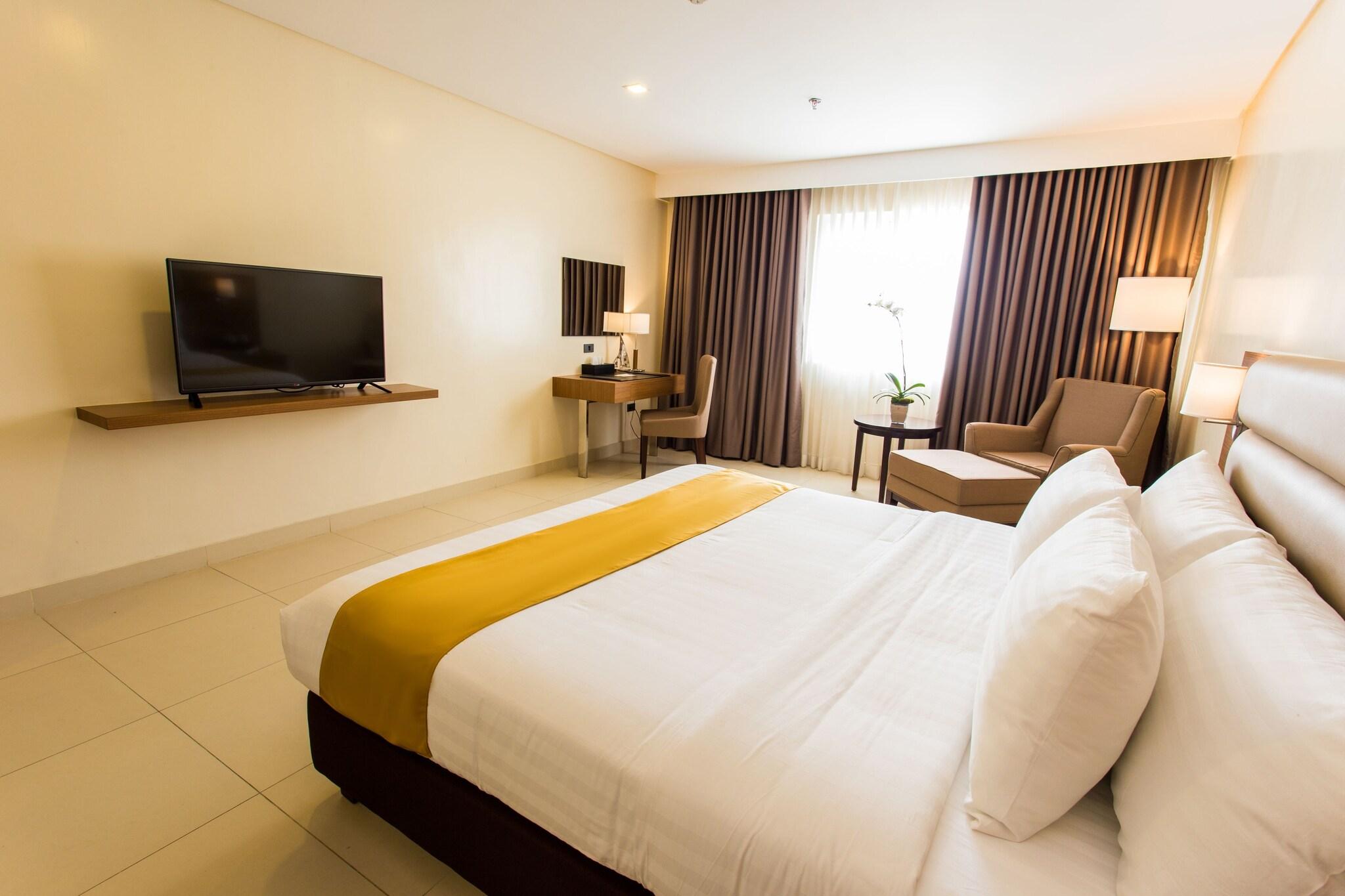 Double Deluxe King Bed