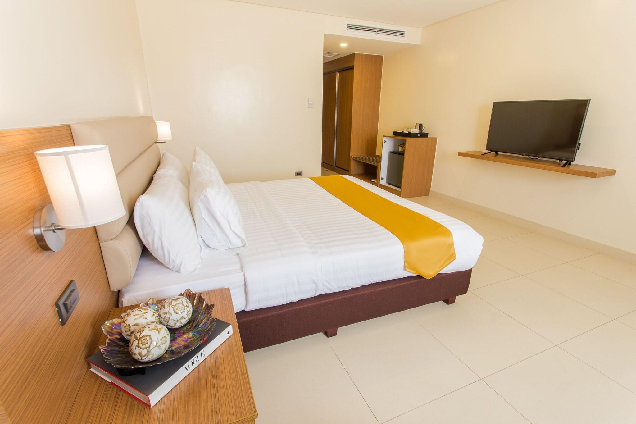 Double Deluxe King Bed