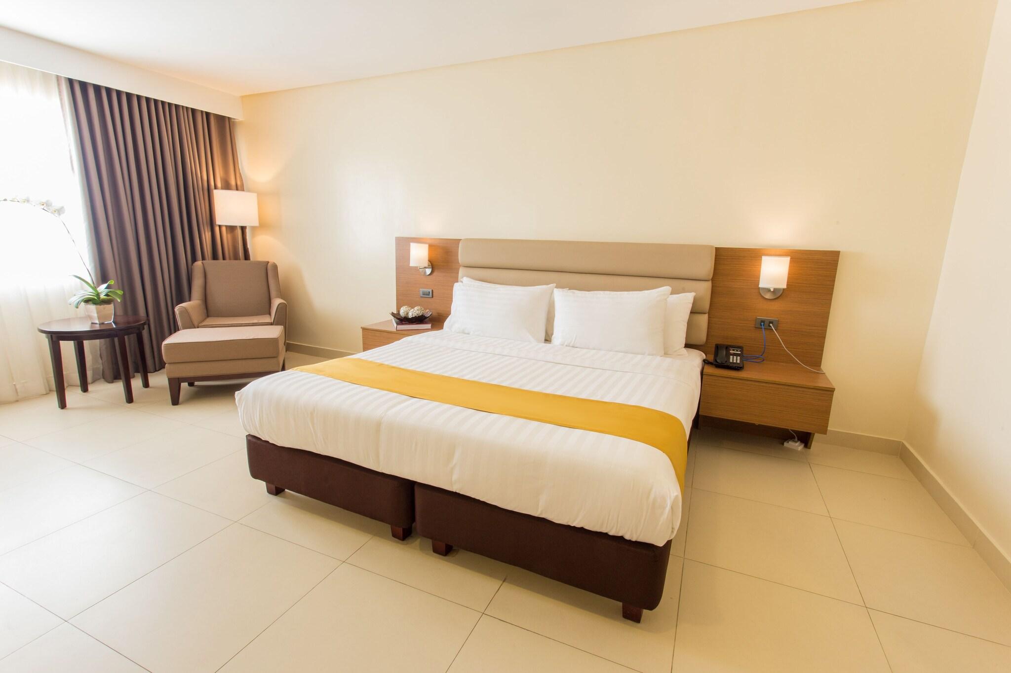 Double Deluxe King Bed