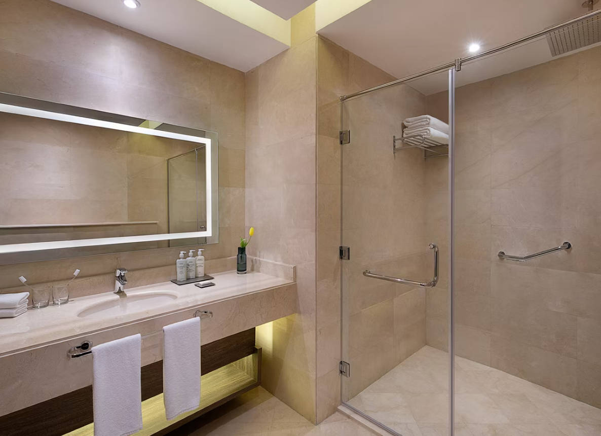 Double Deluxe King Bed