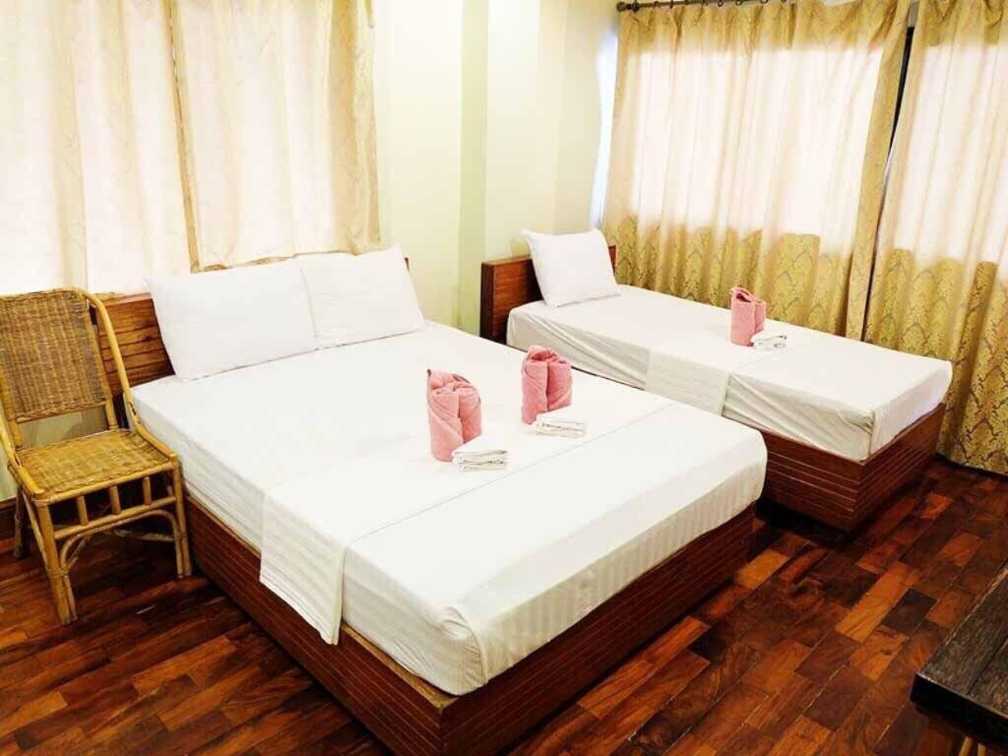 Family Room City View Two Beds