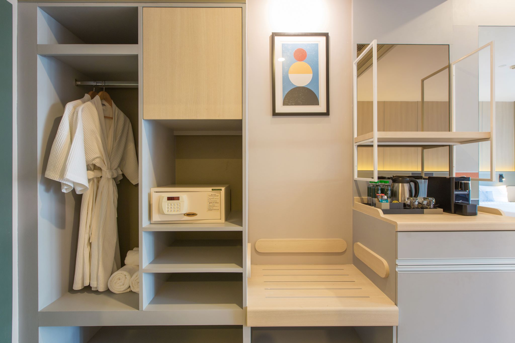 Twin Deluxe Mountain View