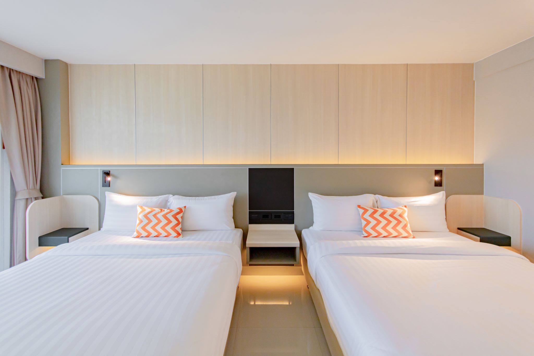 Twin Deluxe Mountain View