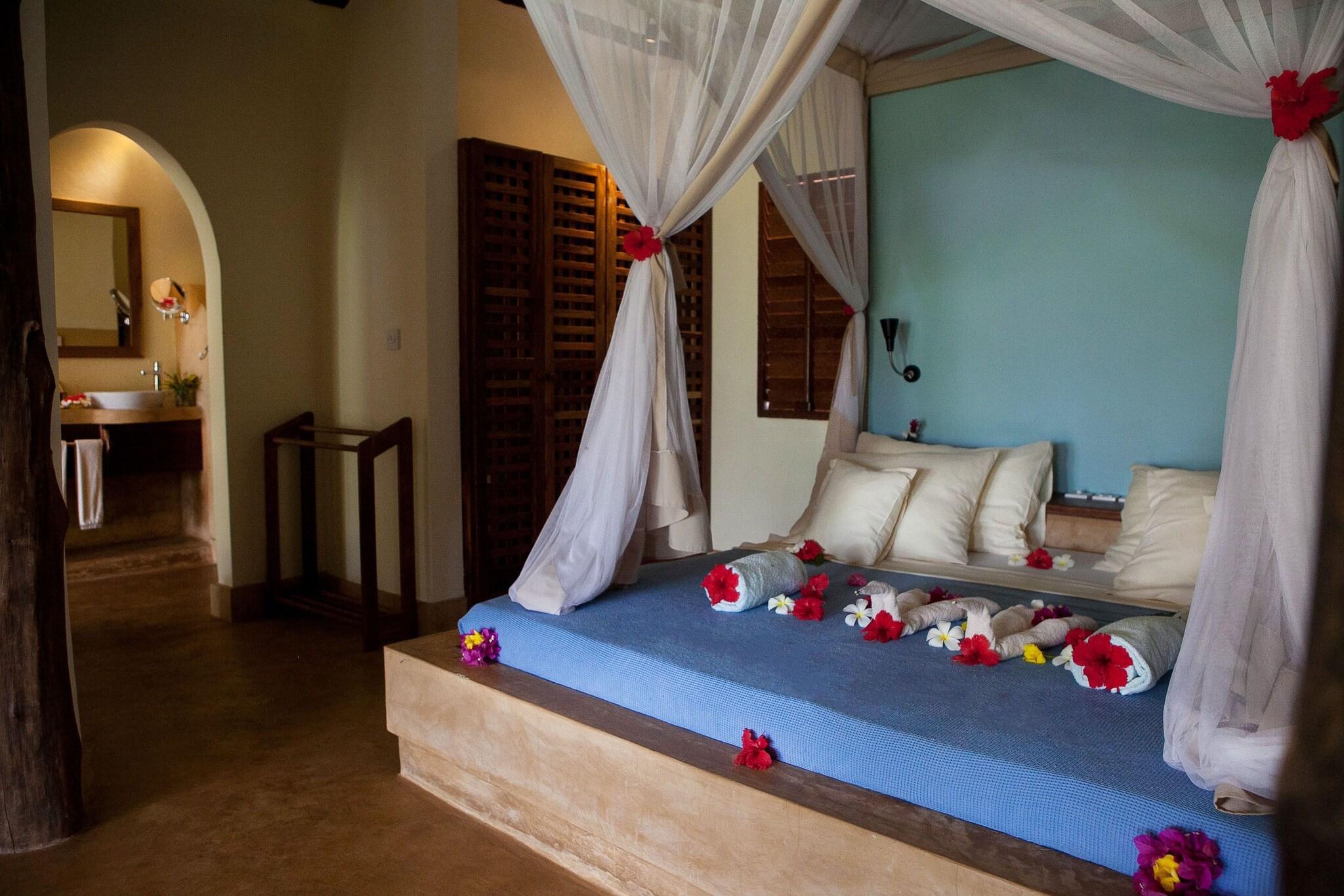 Bungalow Pool View King Bed