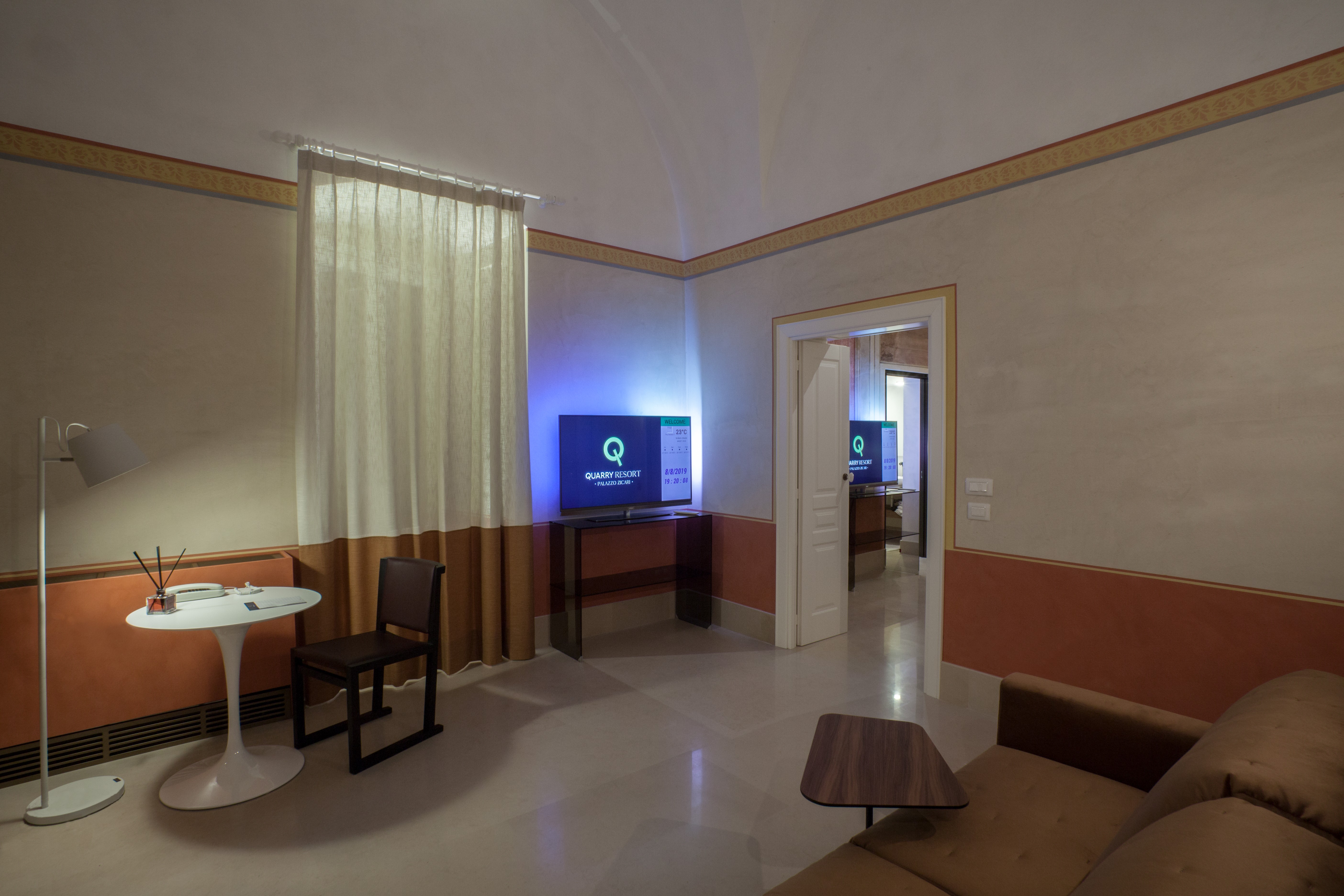 Suite Queen Size Bed