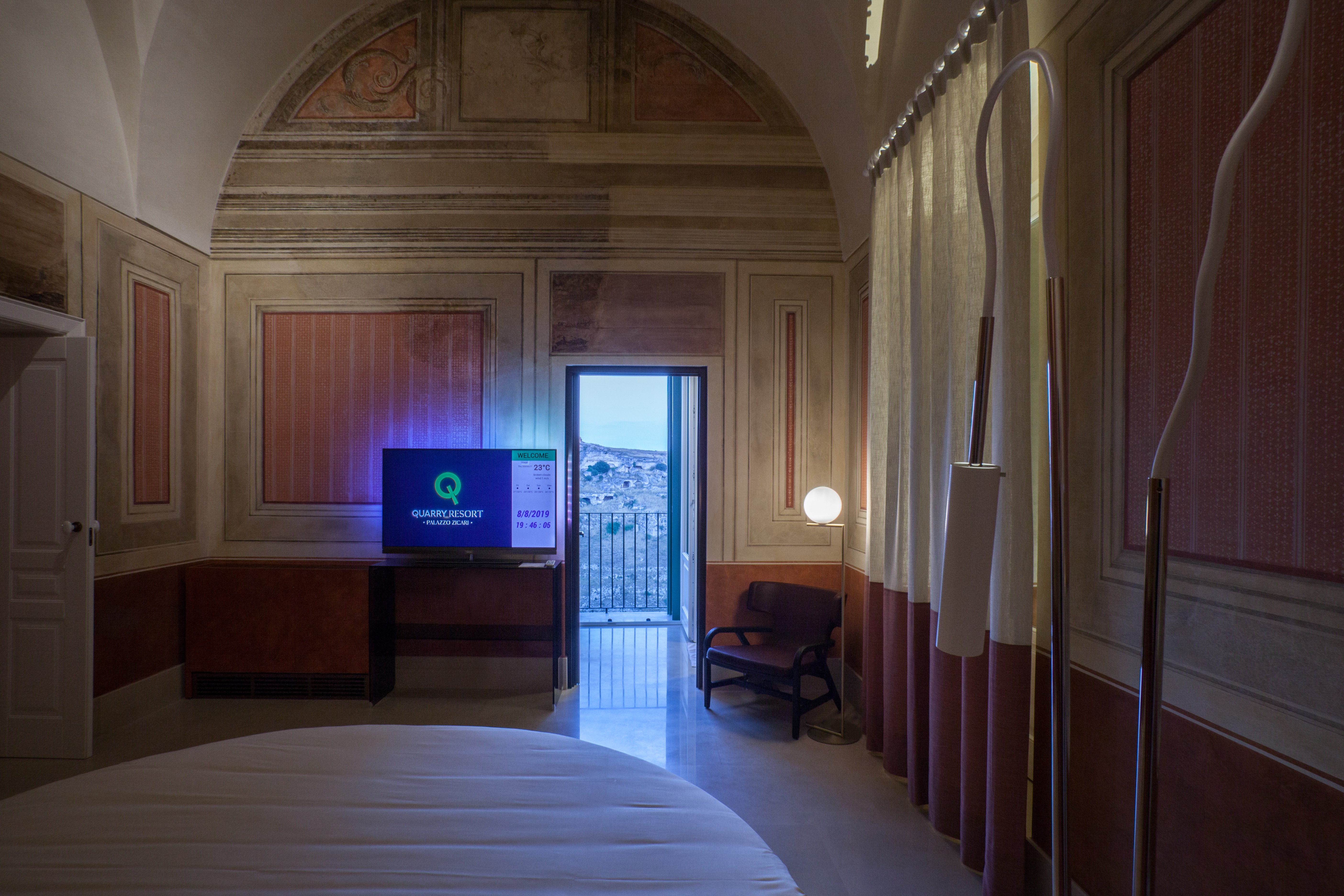 Suite Queen Size Bed