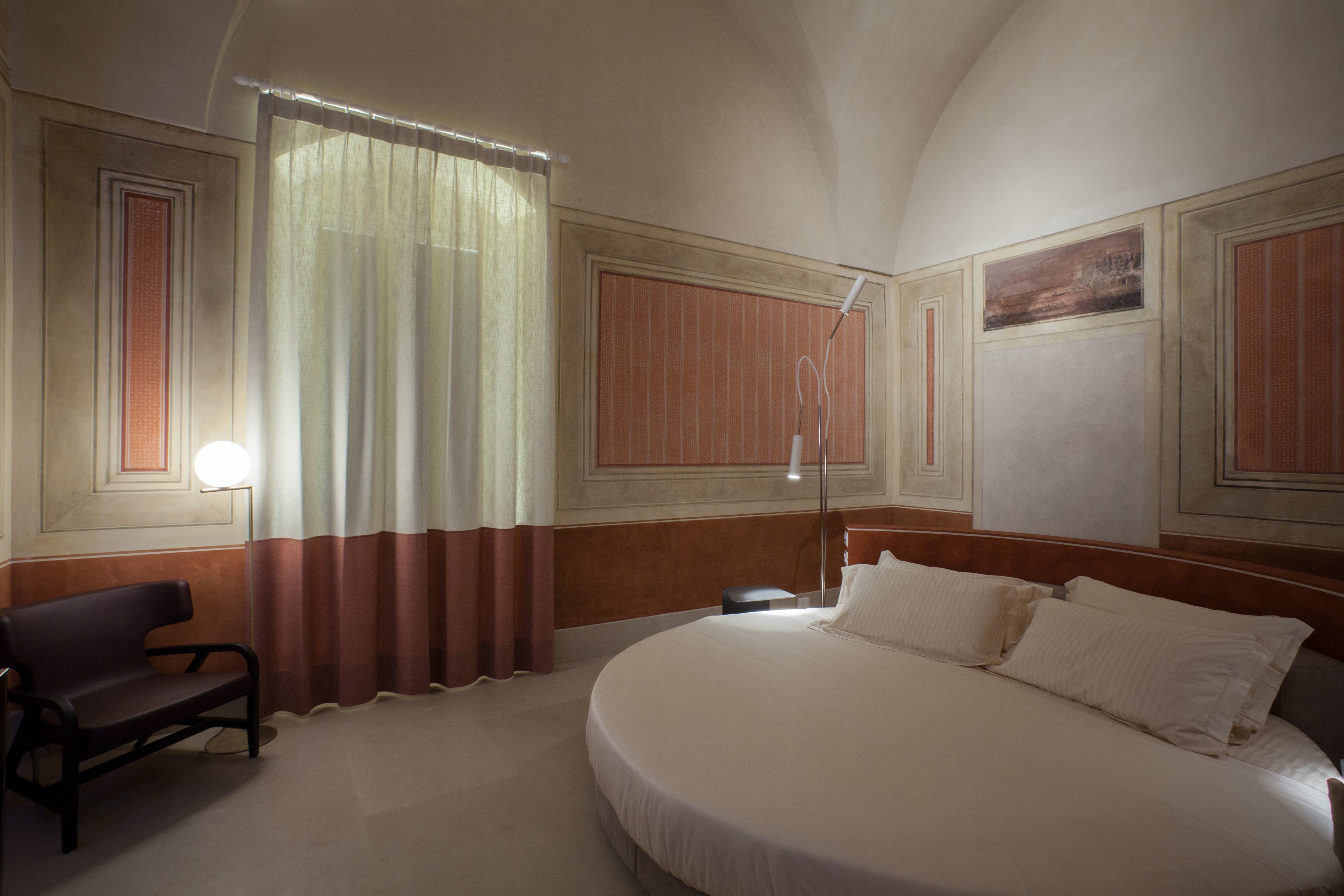 Suite Queen Size Bed