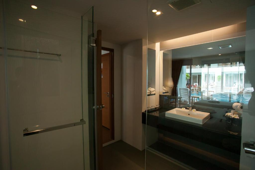 Double or Twin Deluxe Pool View