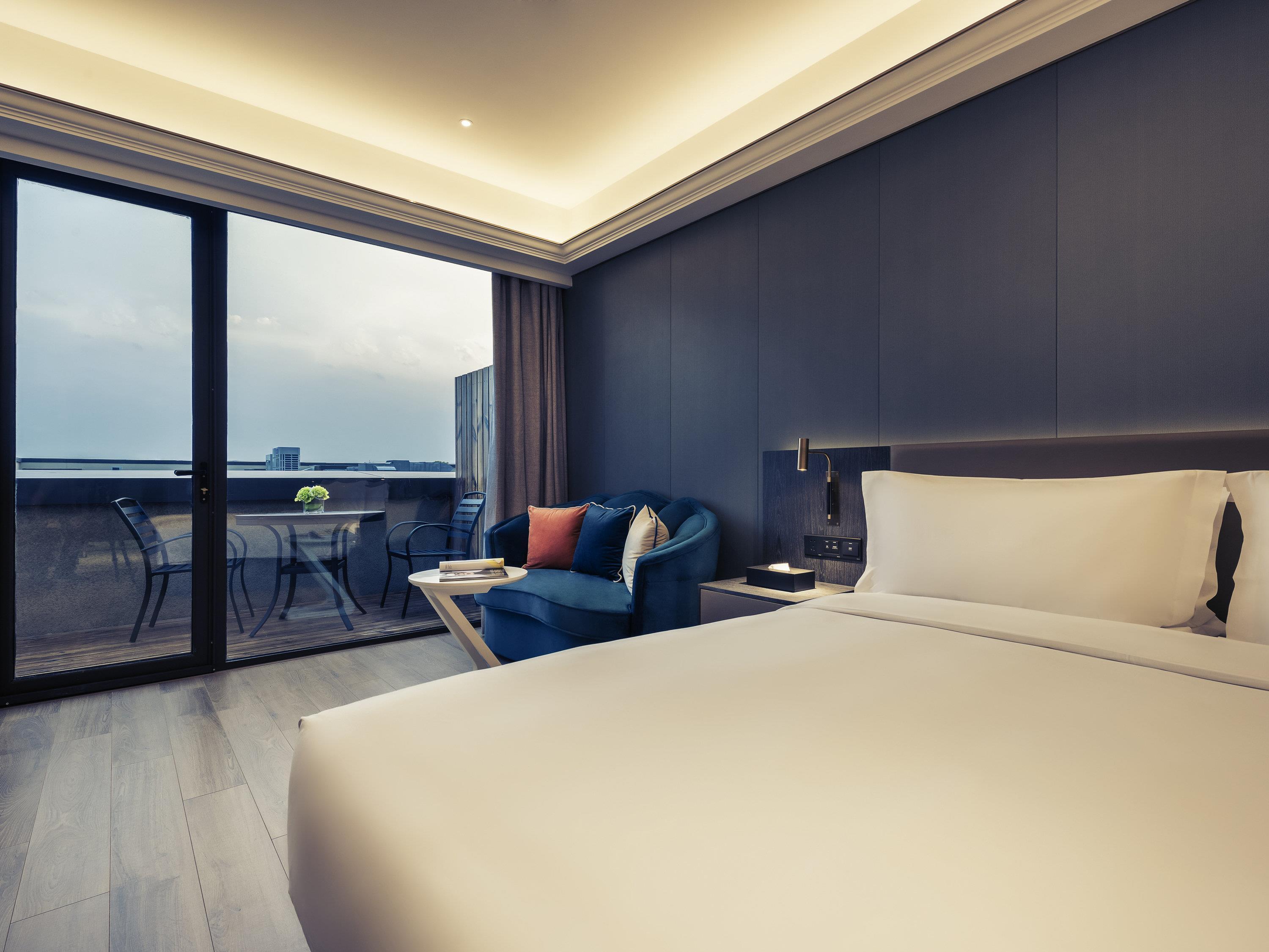 Double King Size Bed