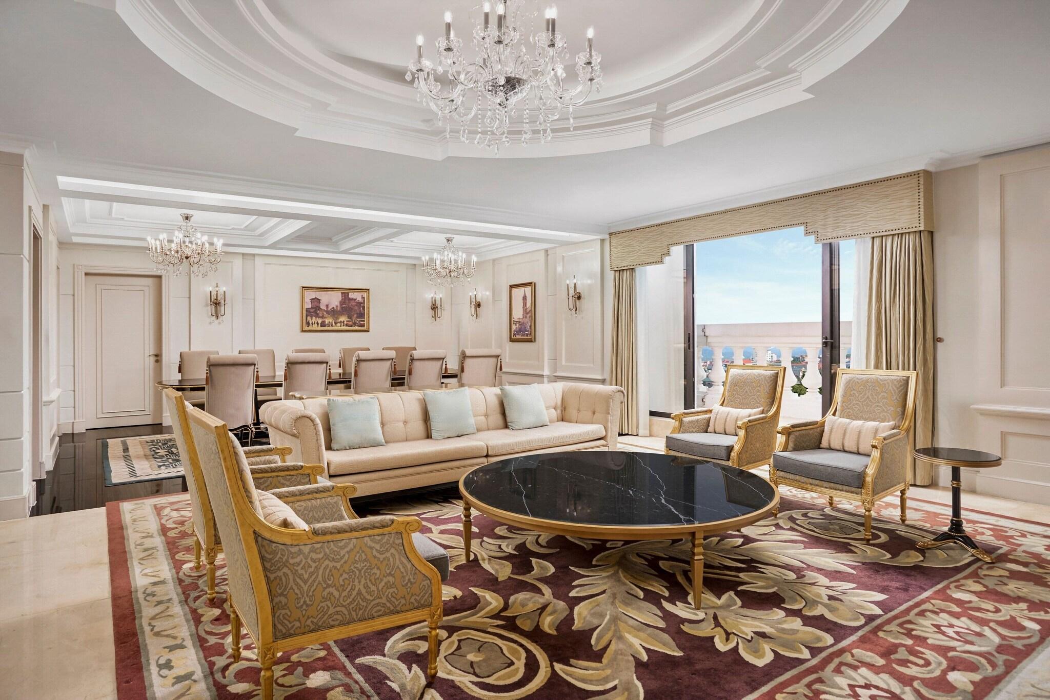 Suite Presidential with Views