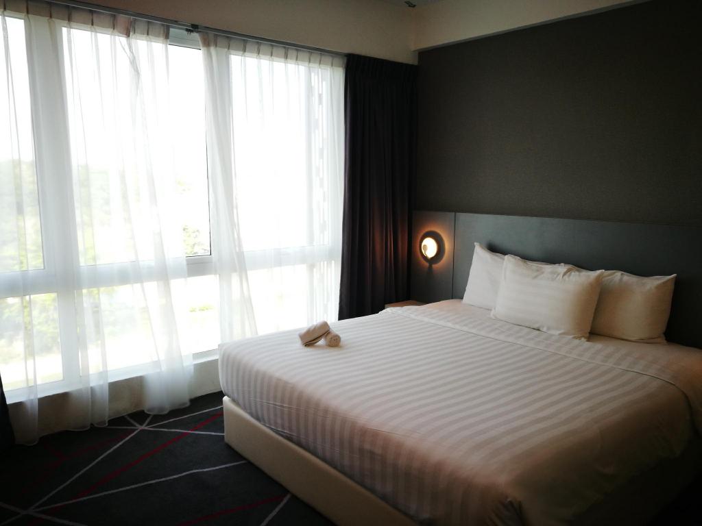 Double or Twin Deluxe King Bed