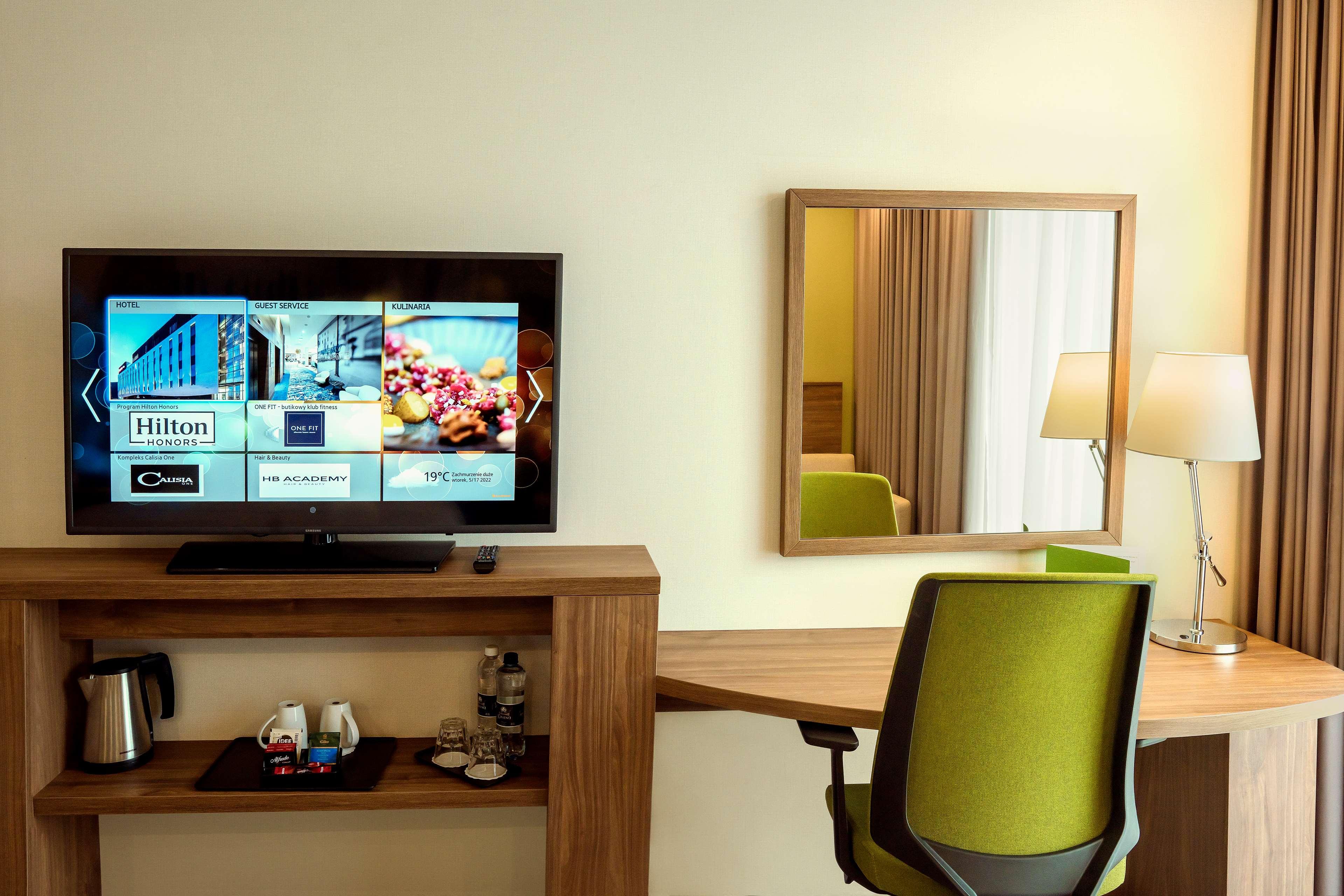 Family Room Queen Size Bed