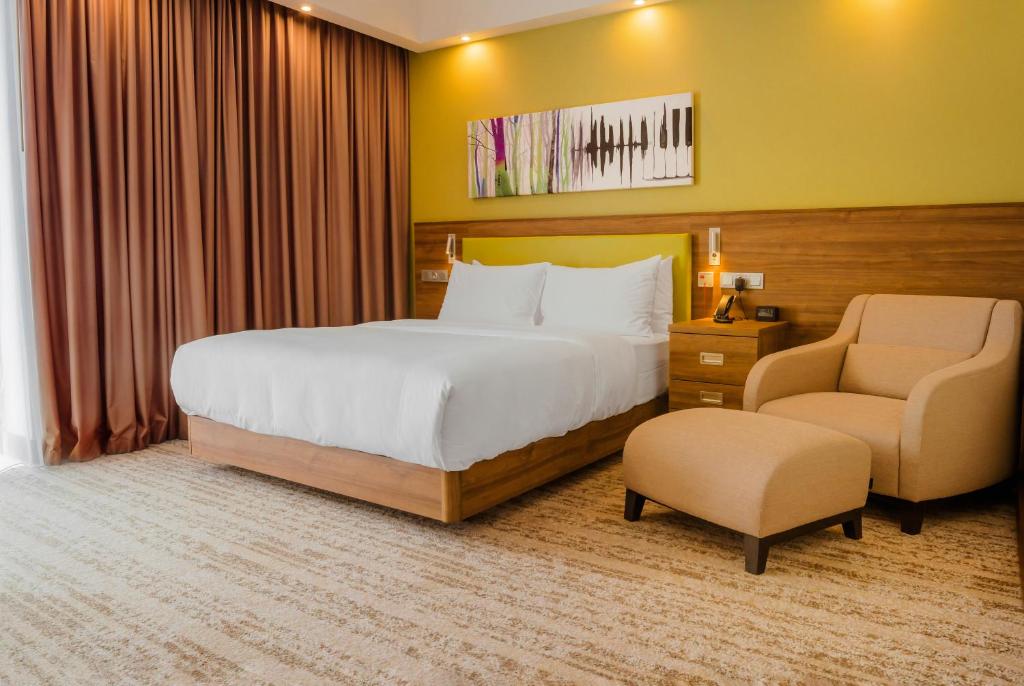 Double Accessible-queen Size Bed