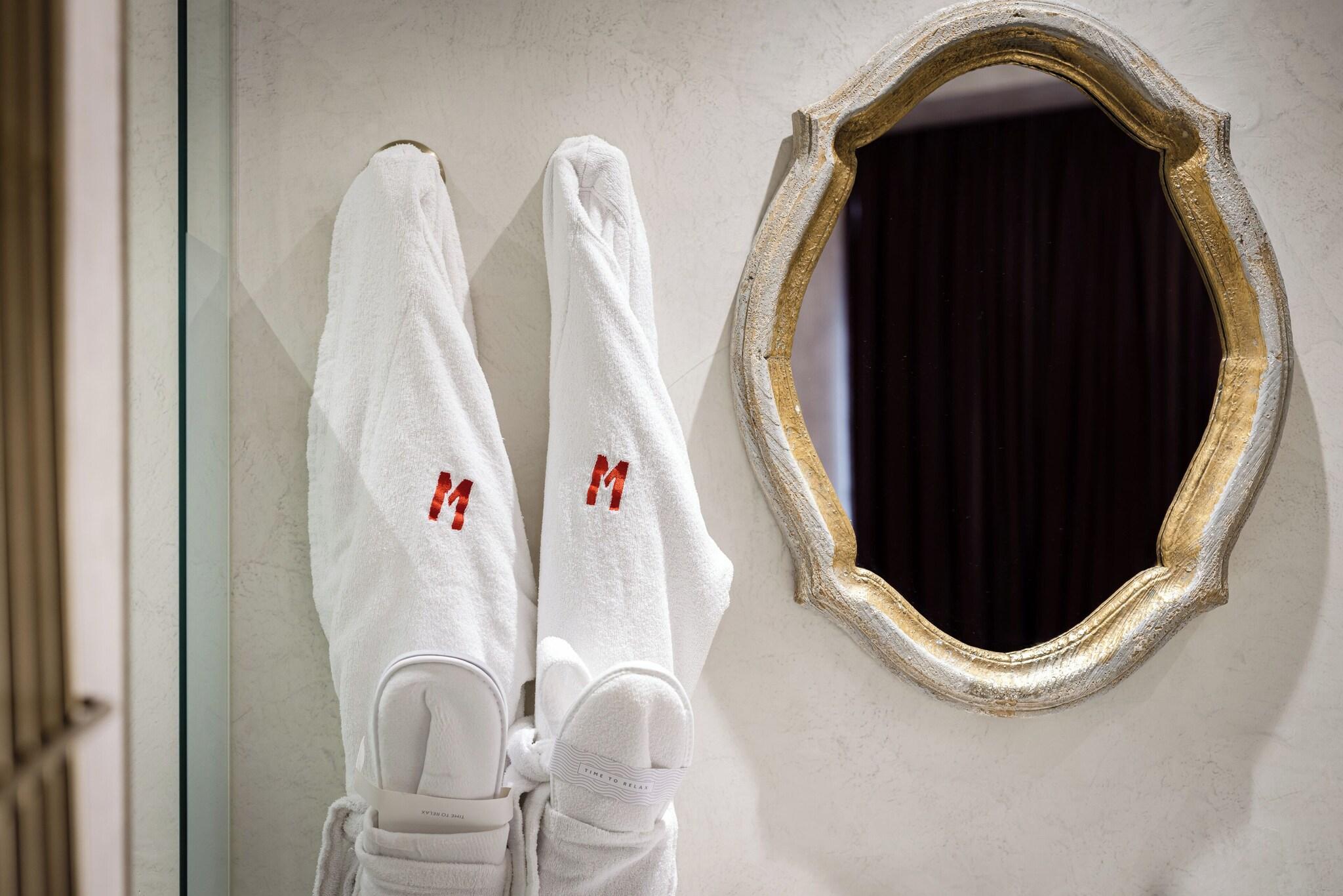 Double Queen Size Bed