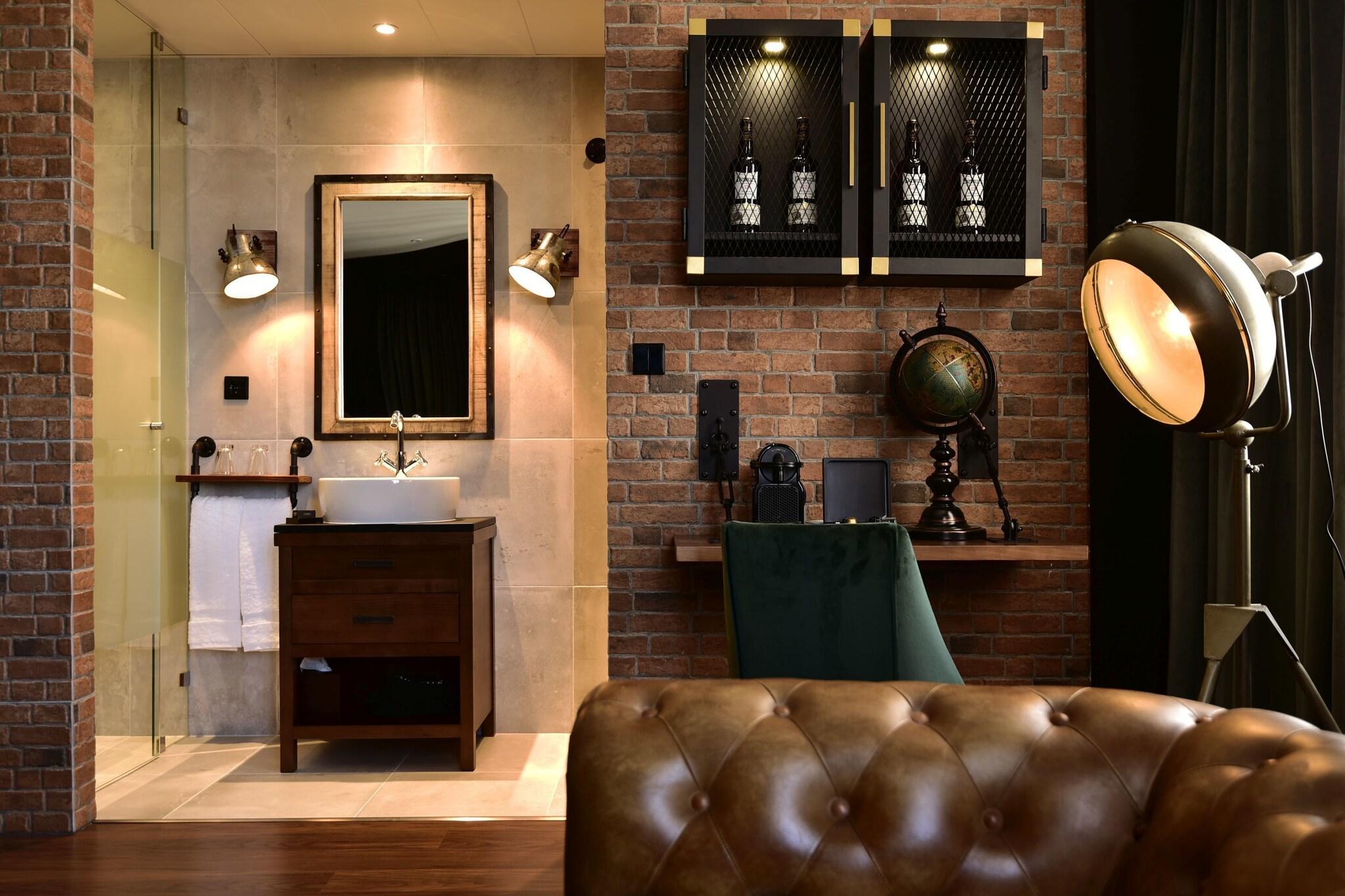 Double Queen Size Bed