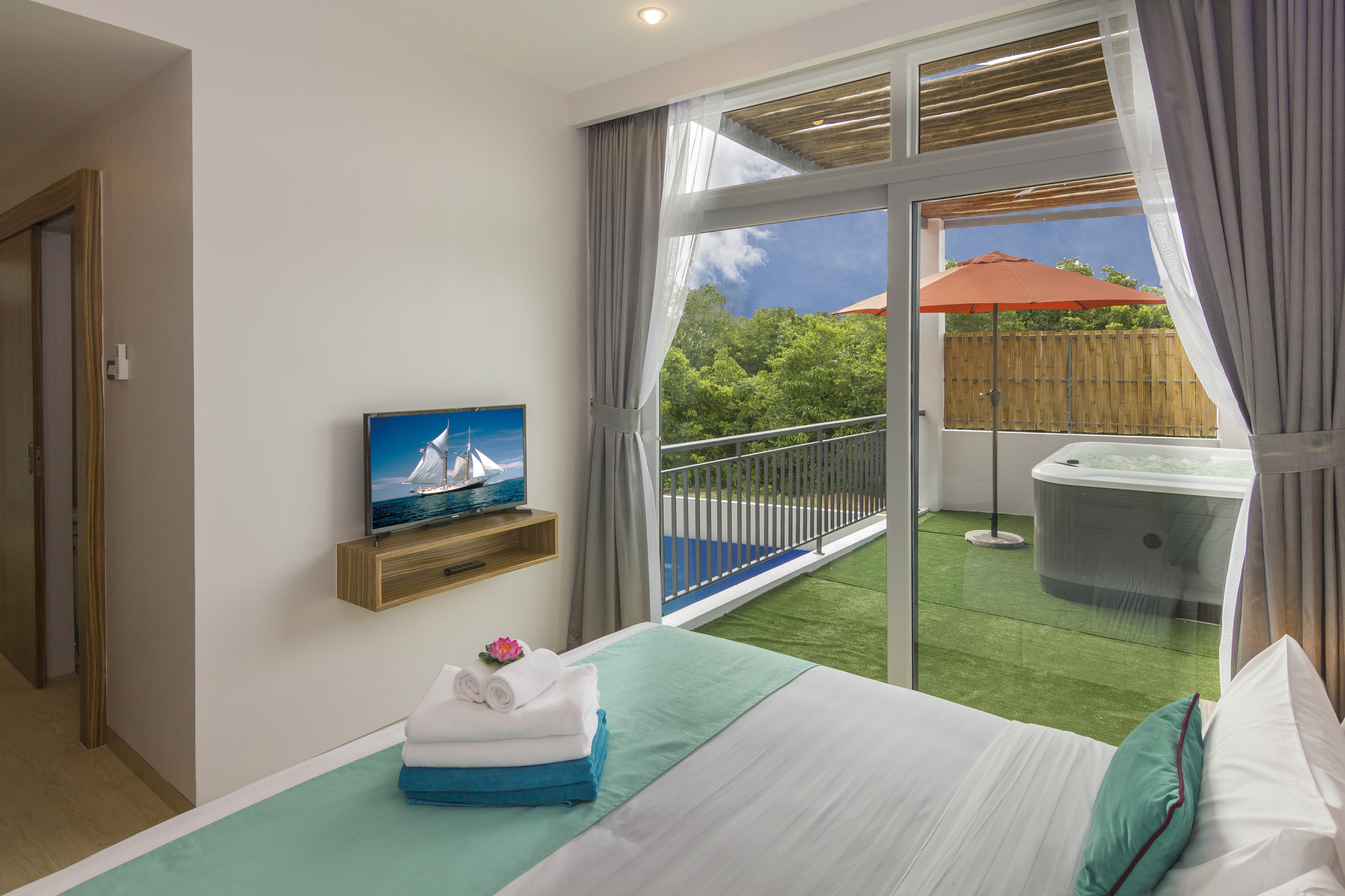 Villa Six Bedrooms with Private Pool