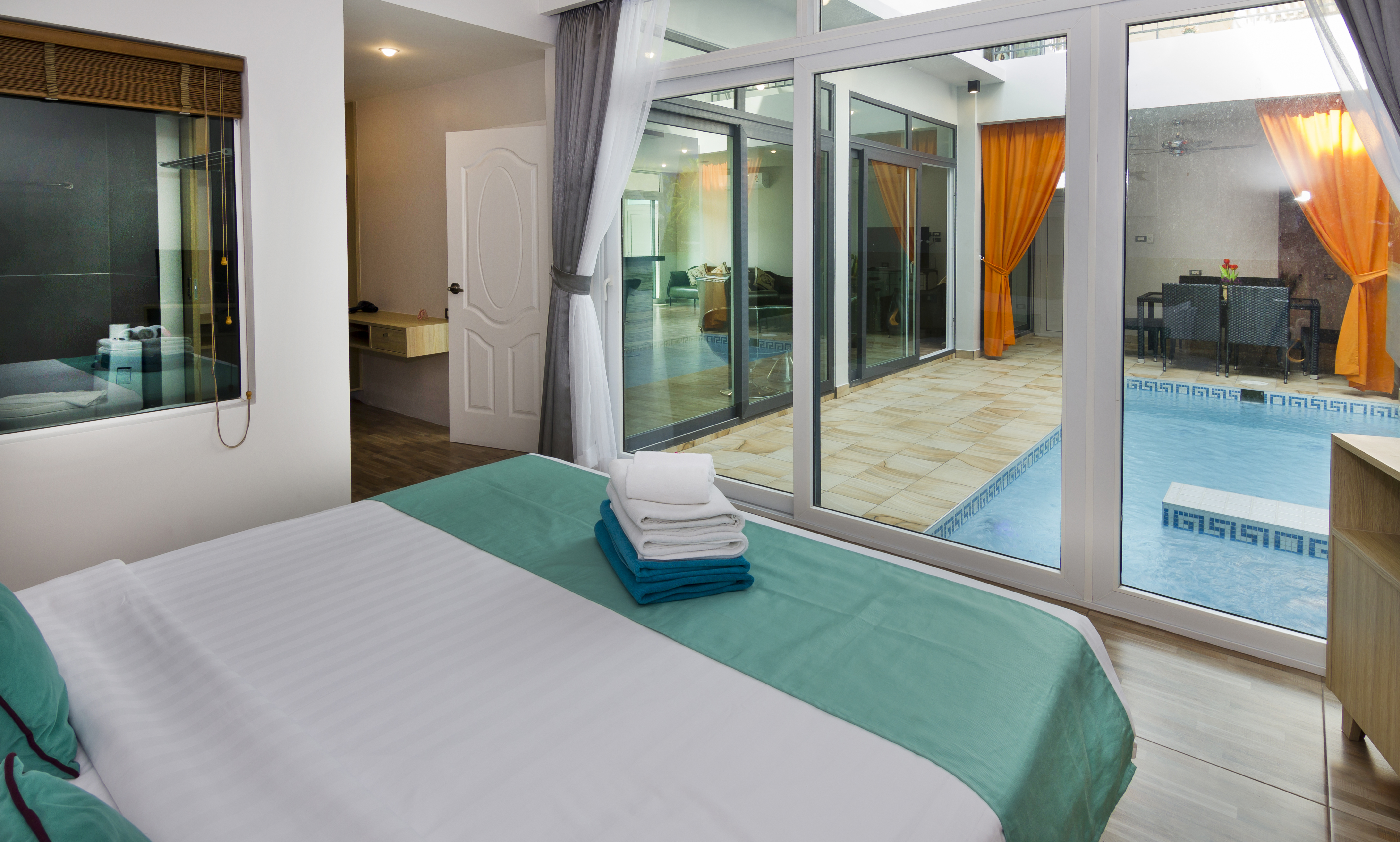 Villa Six Bedrooms with Private Pool