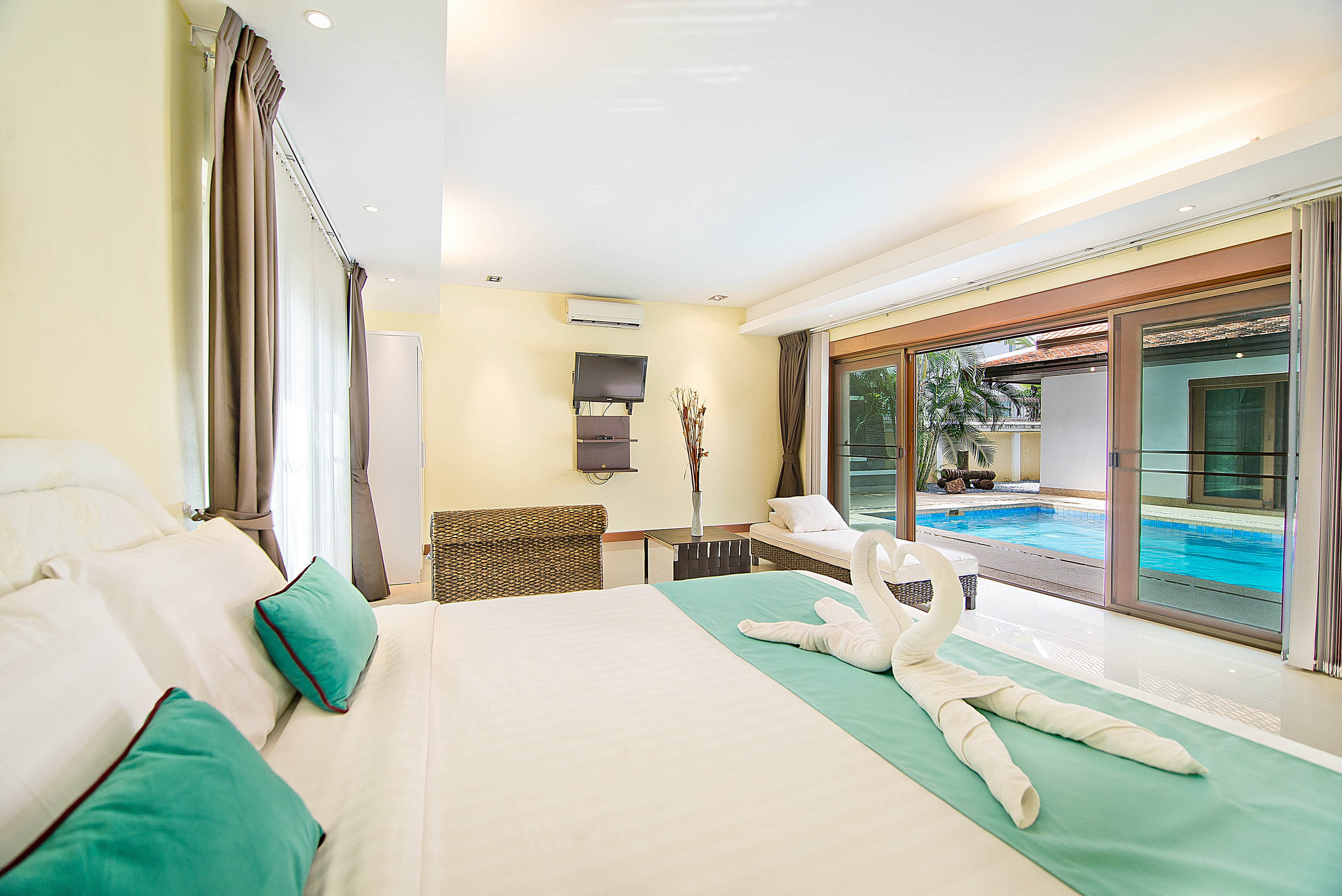 Villa Five Bedrooms with Private Pool