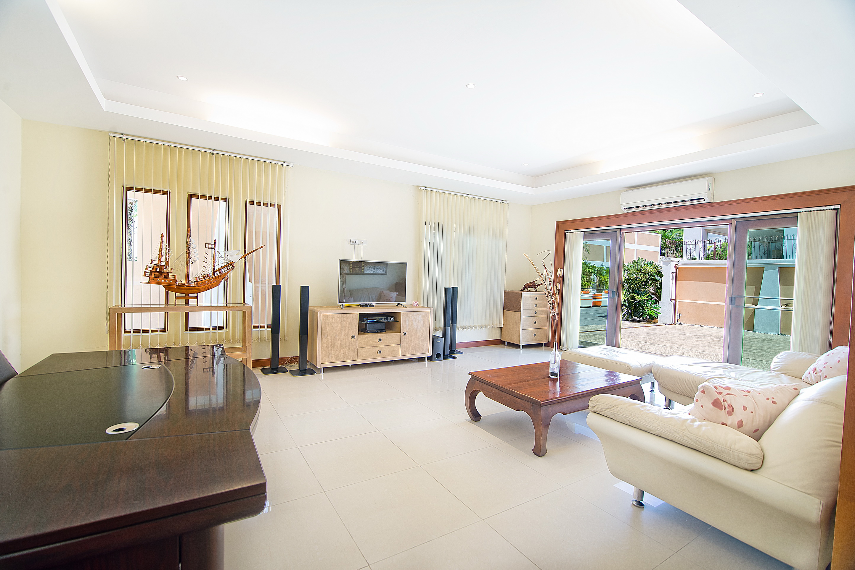 Villa Five Bedrooms with Private Pool