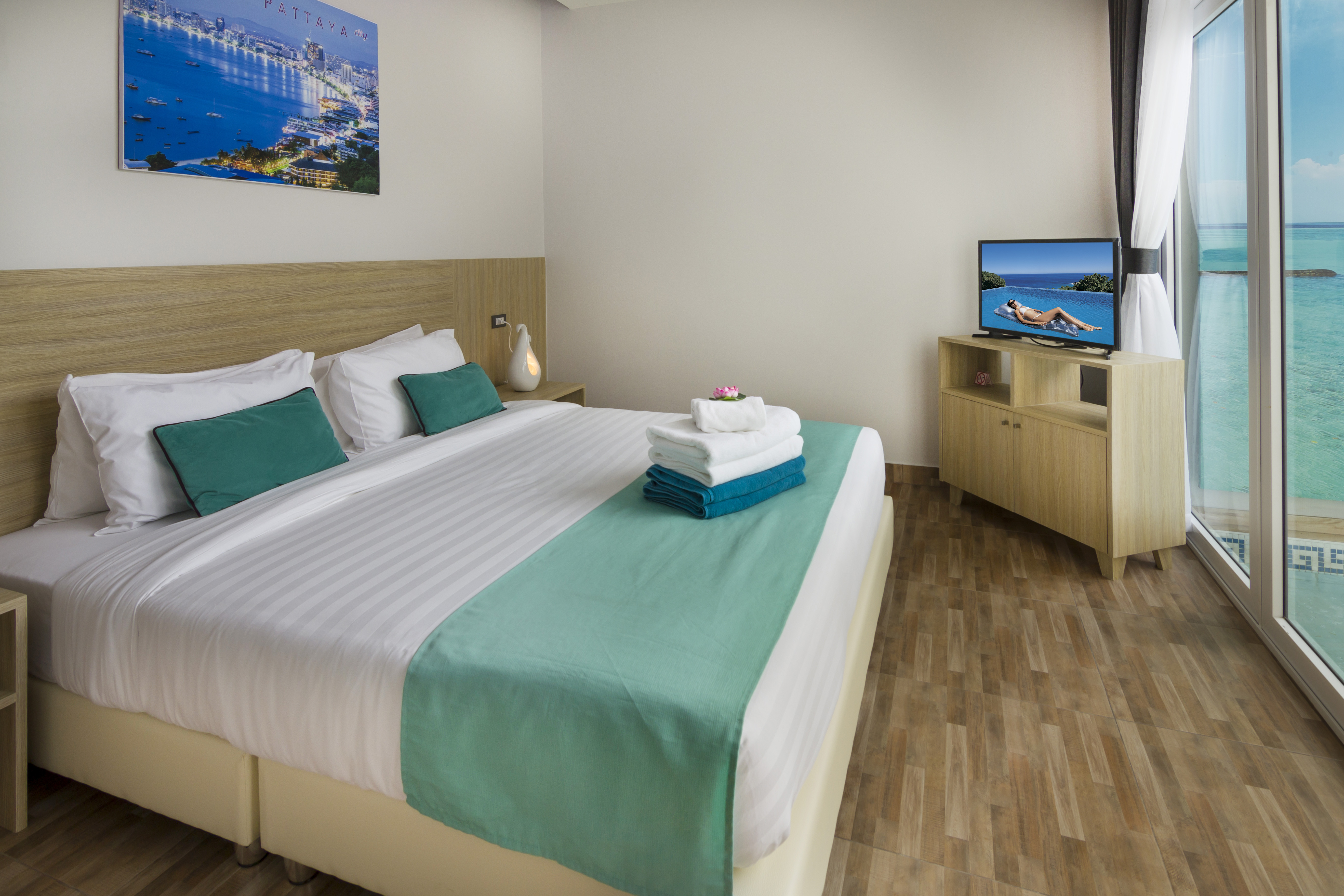 Villa Three Bedrooms Three Bathrooms