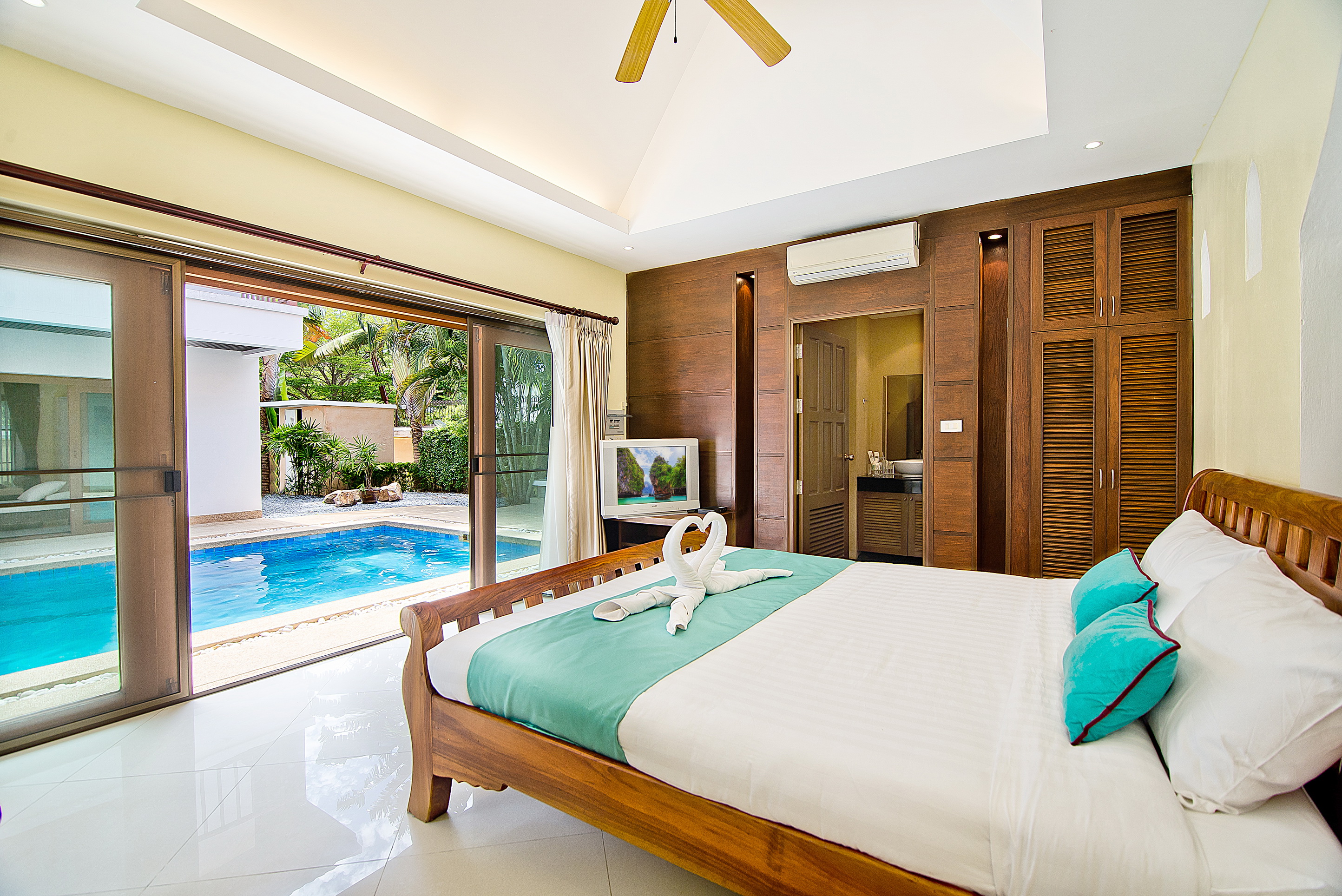 Villa Five Bedrooms with Private Pool