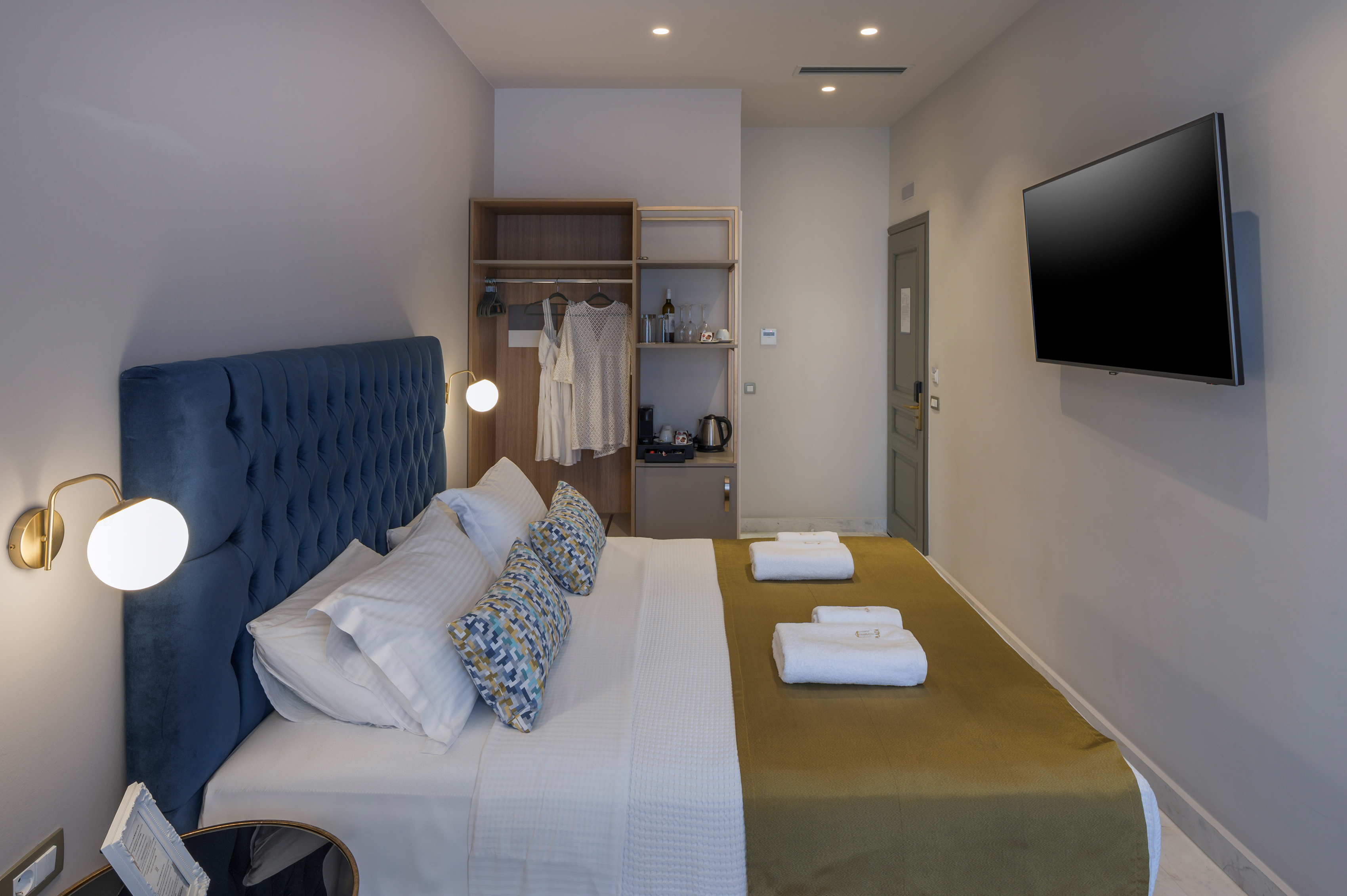 Triple Deluxe City View