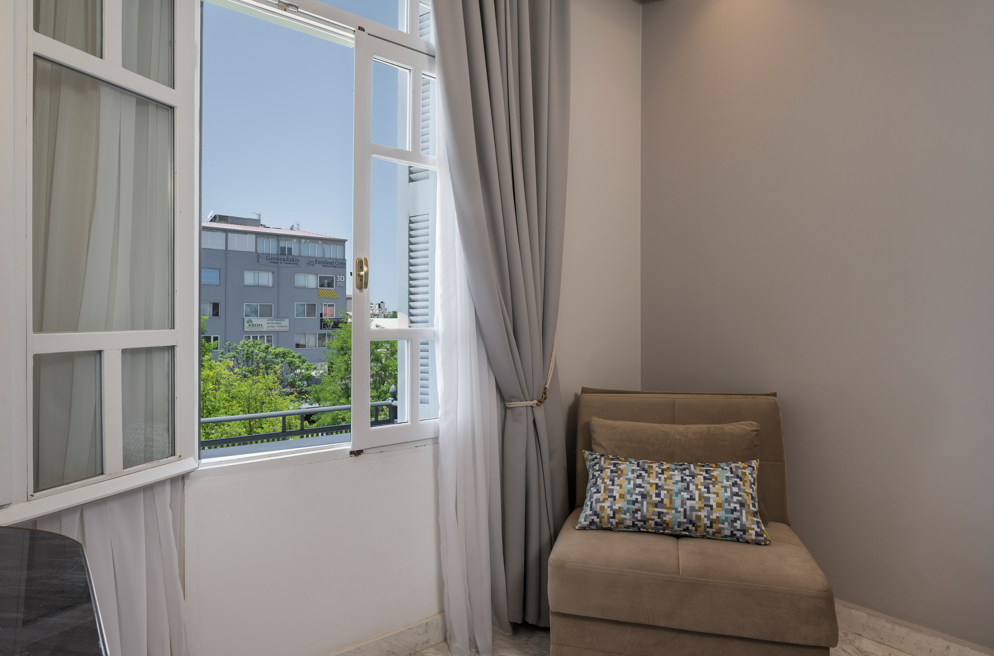 Triple Deluxe City View