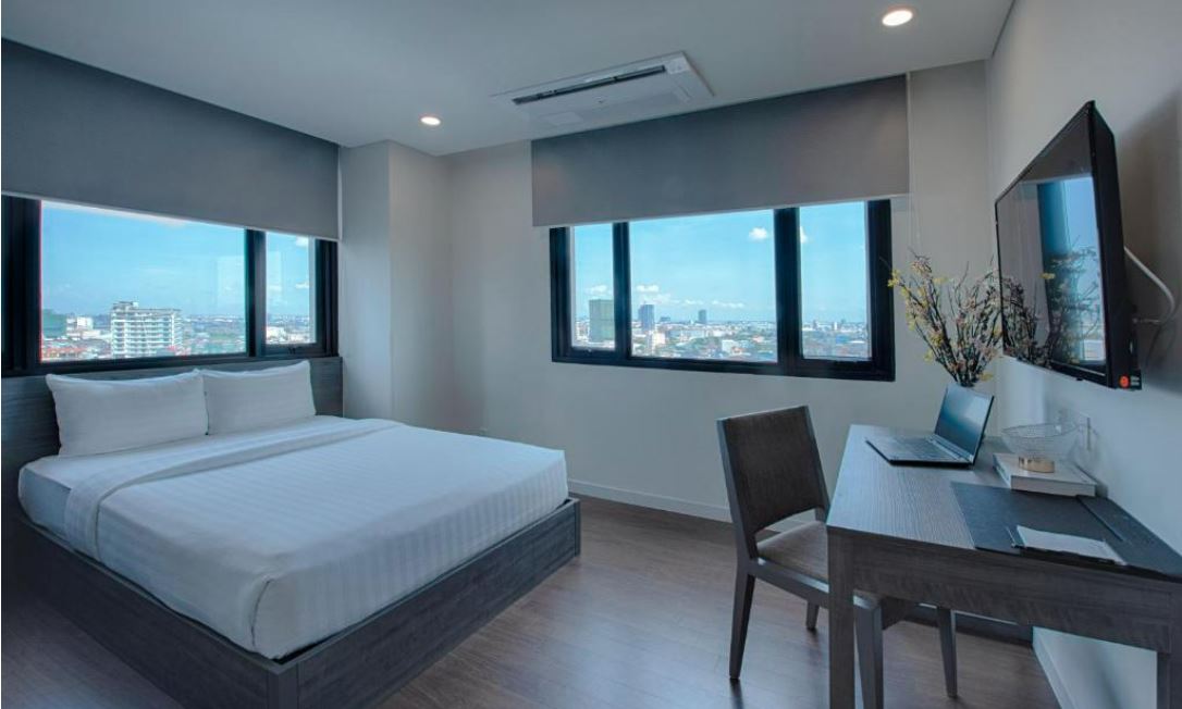 Double Deluxe King Bed