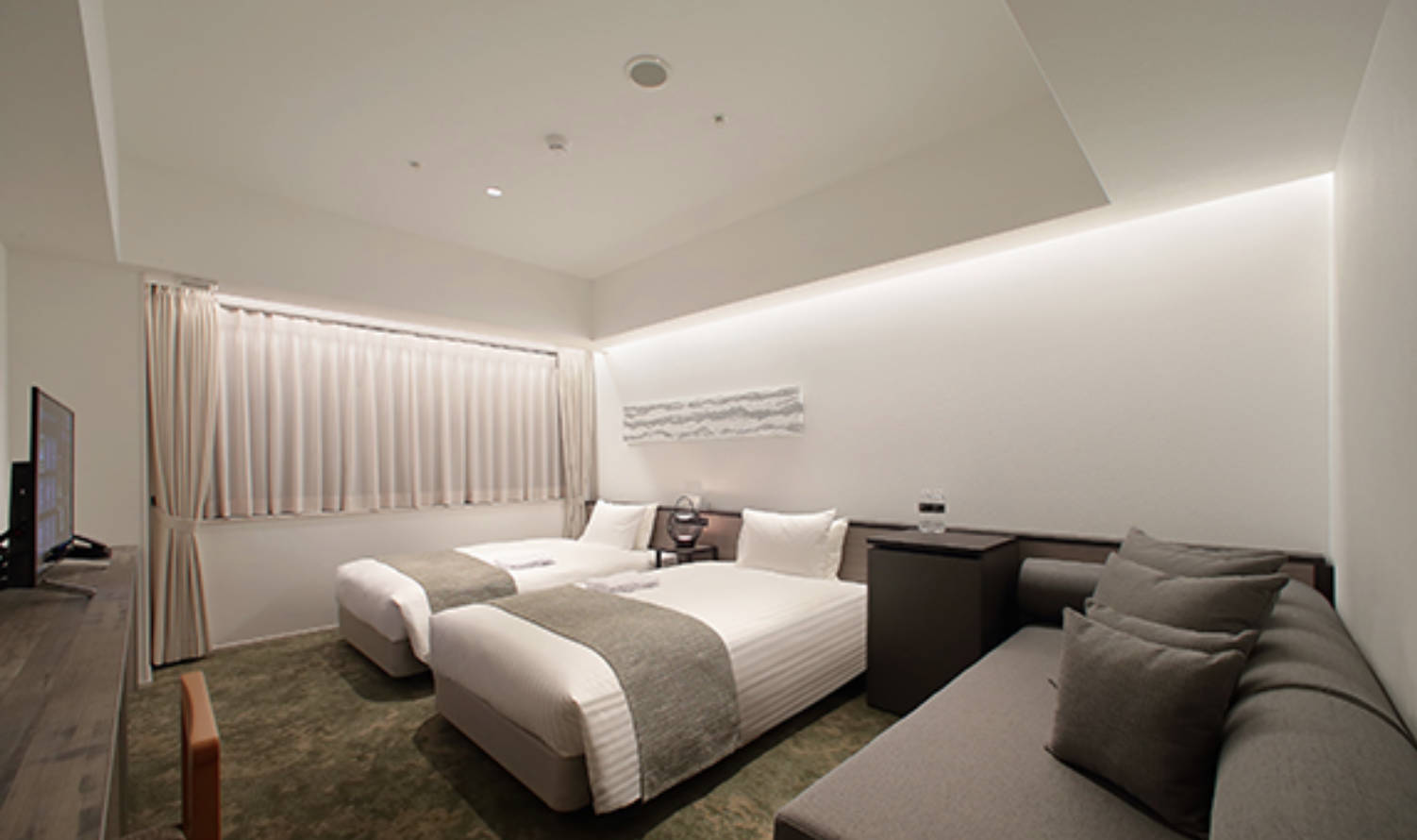 Triple Japanese Room