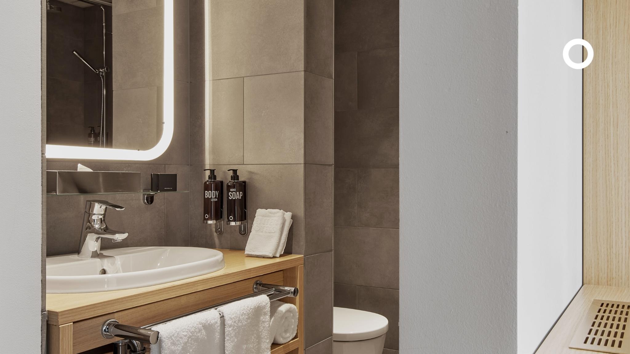 Double or Twin Deluxe