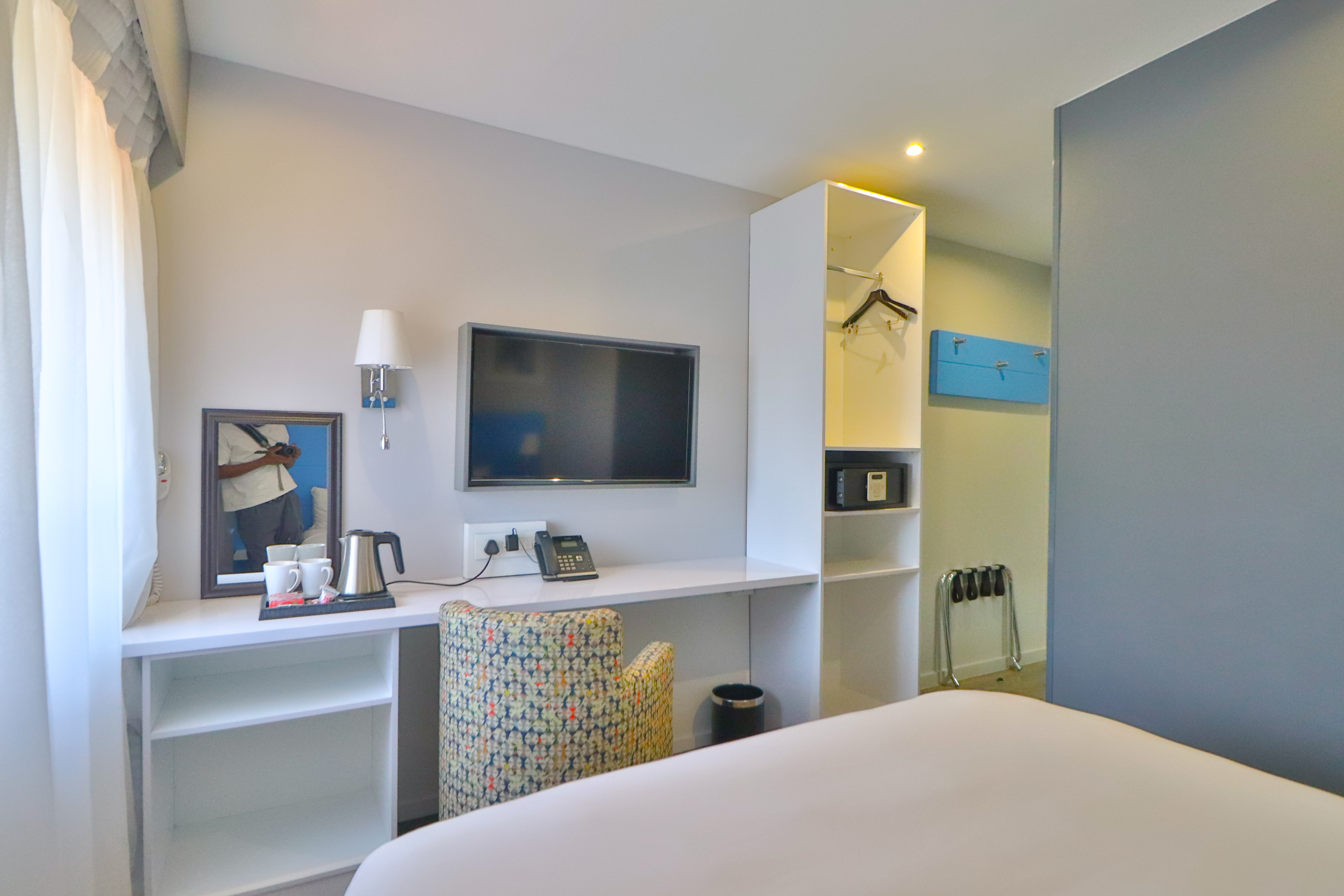 Double Queen Size Bed