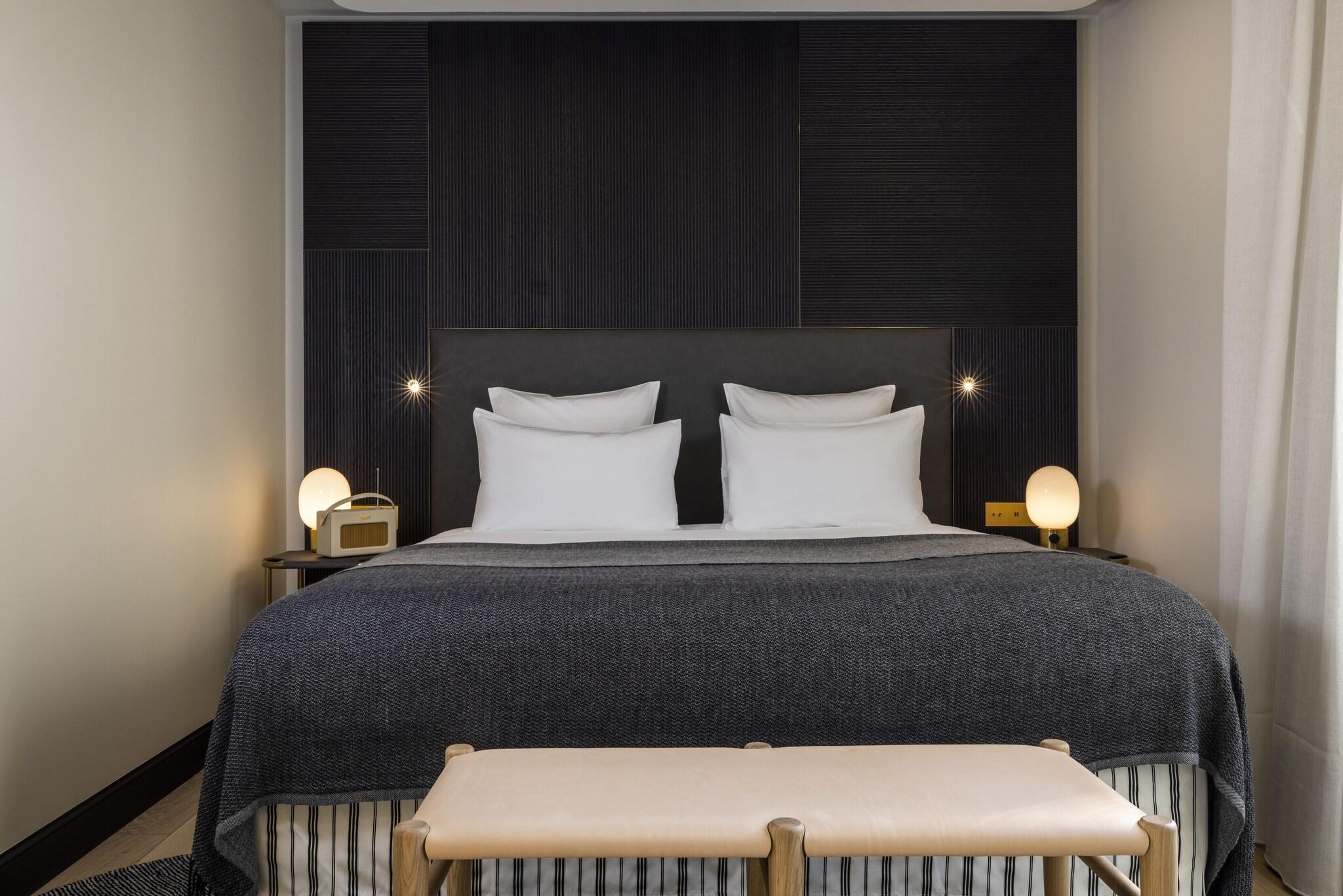 Family Room Two Queen Beds