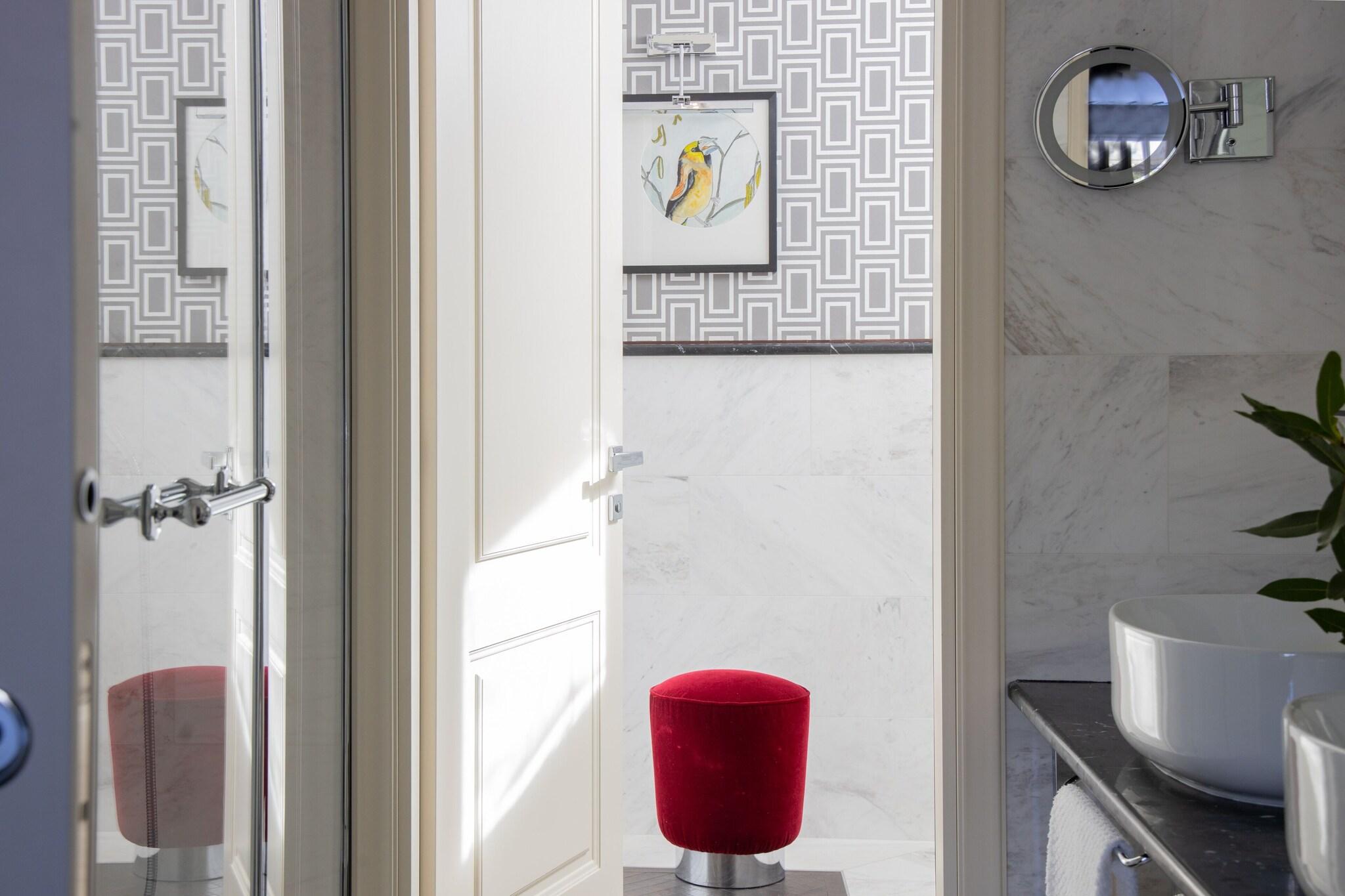 Junior Suite King Size Bed