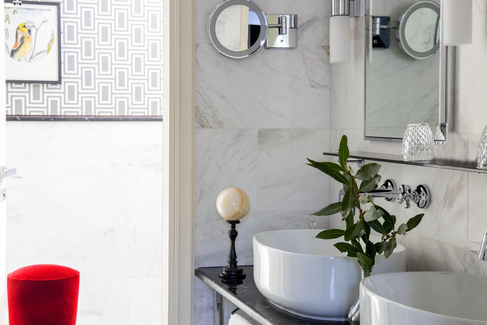 Junior Suite King Size Bed