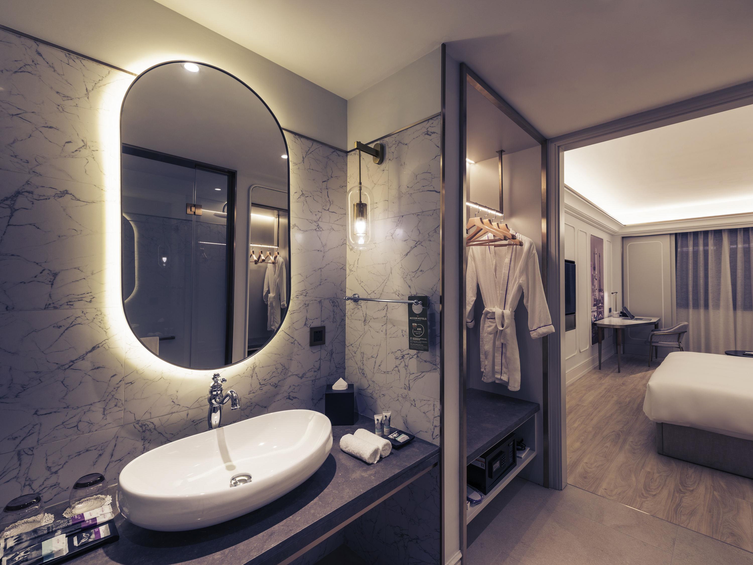 Double Superior King Bed