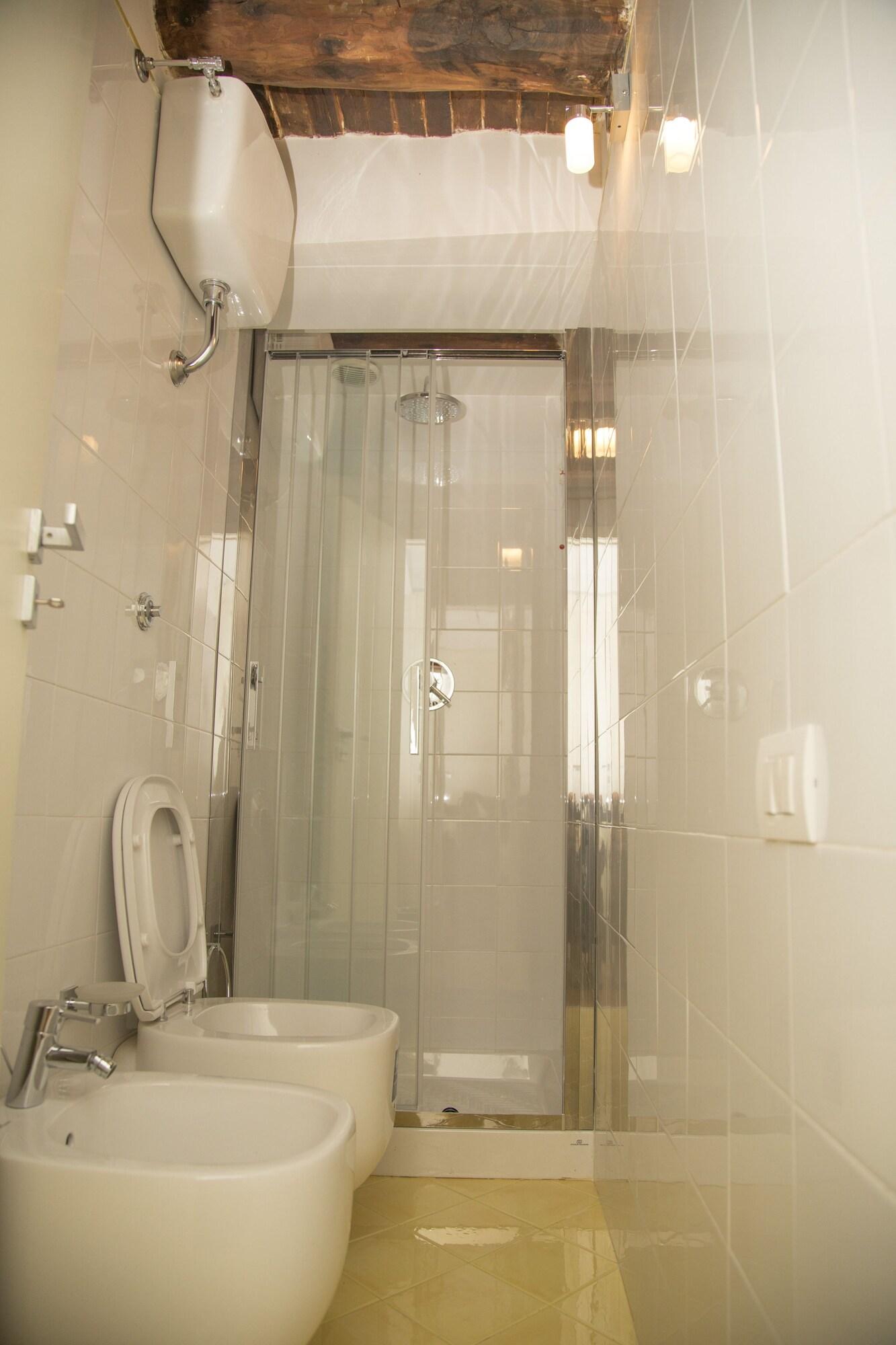 Suite Queen Size Bed