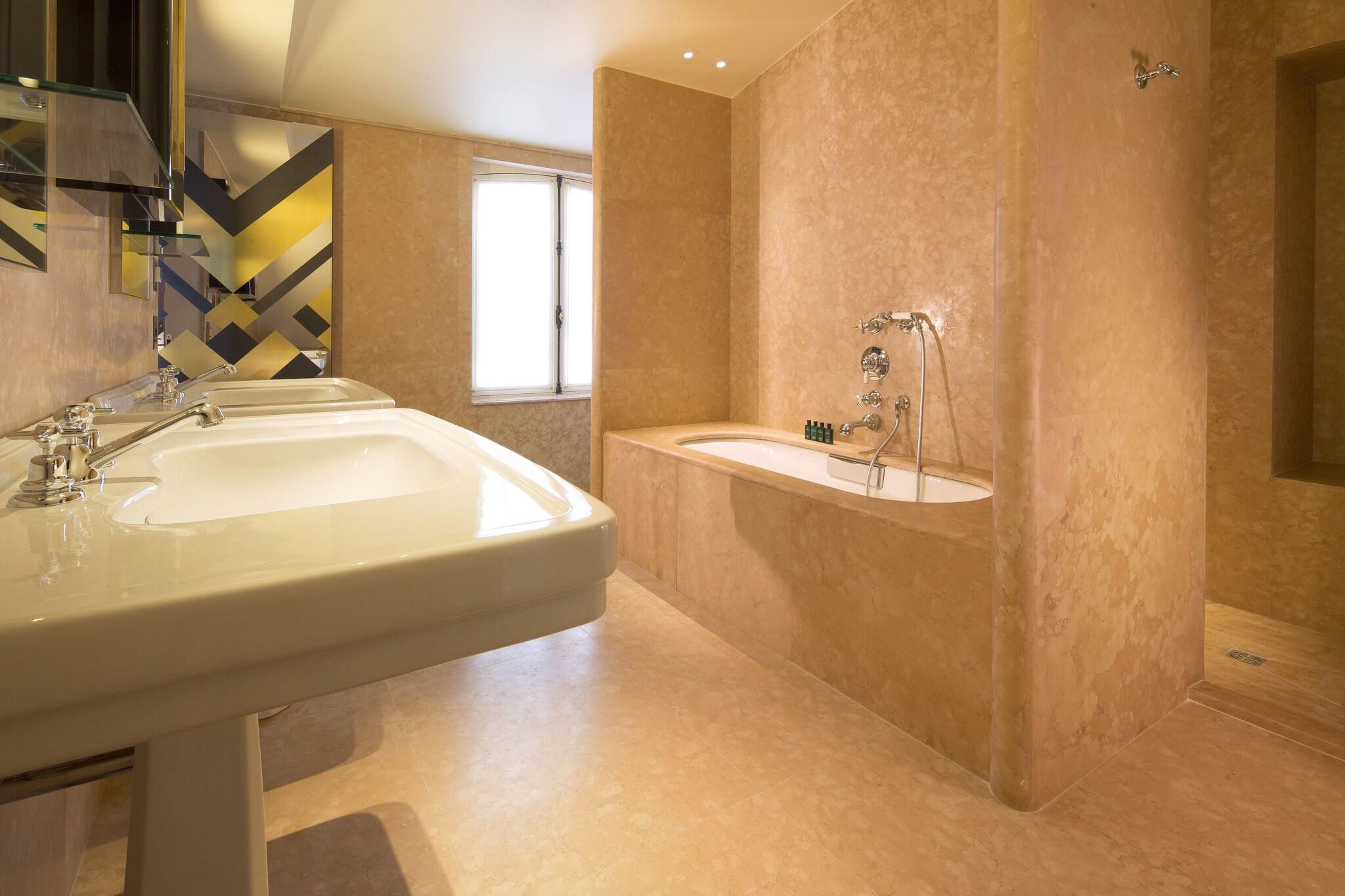 Suite with Double Bed