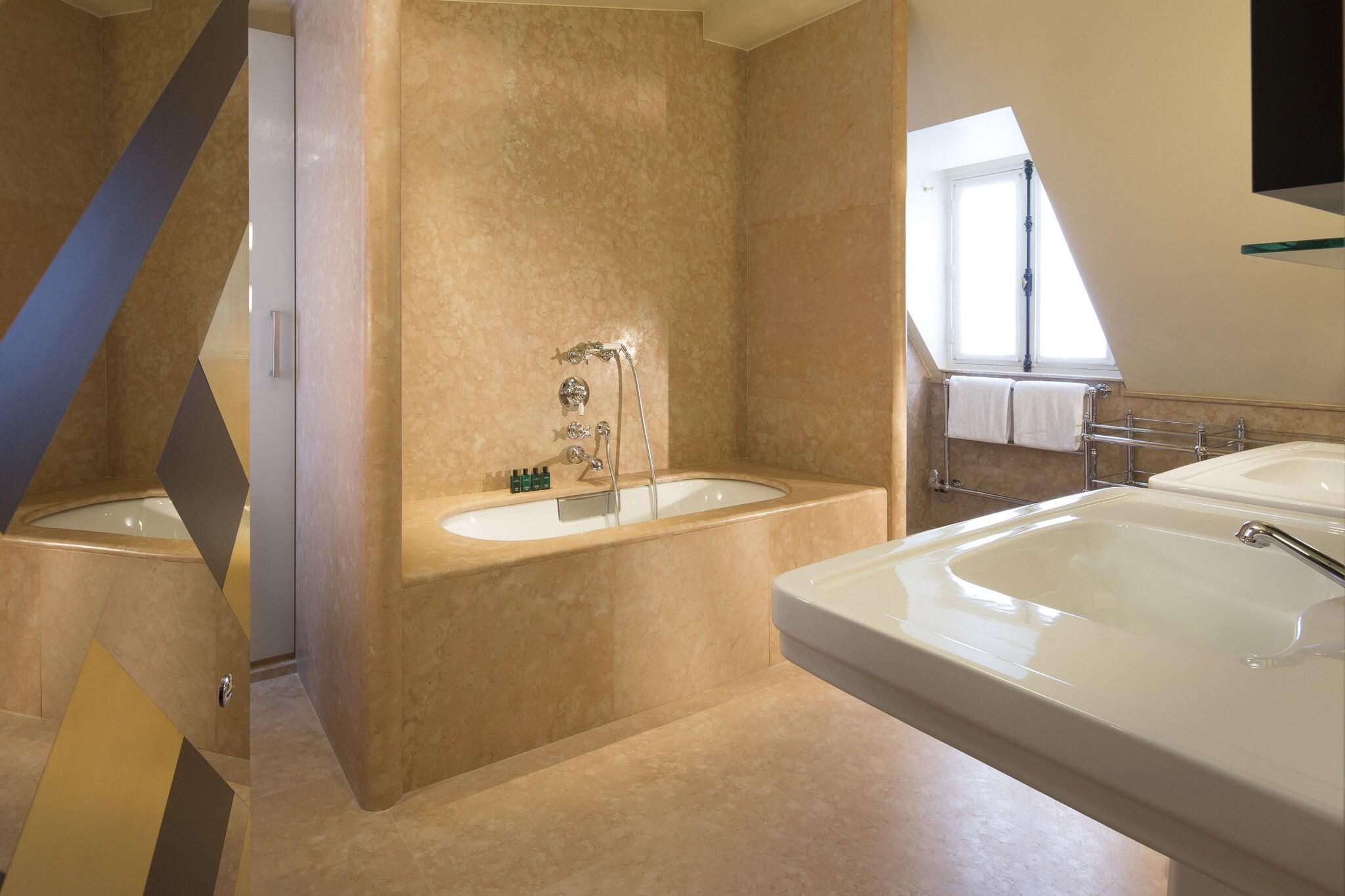 Suite with Double Bed