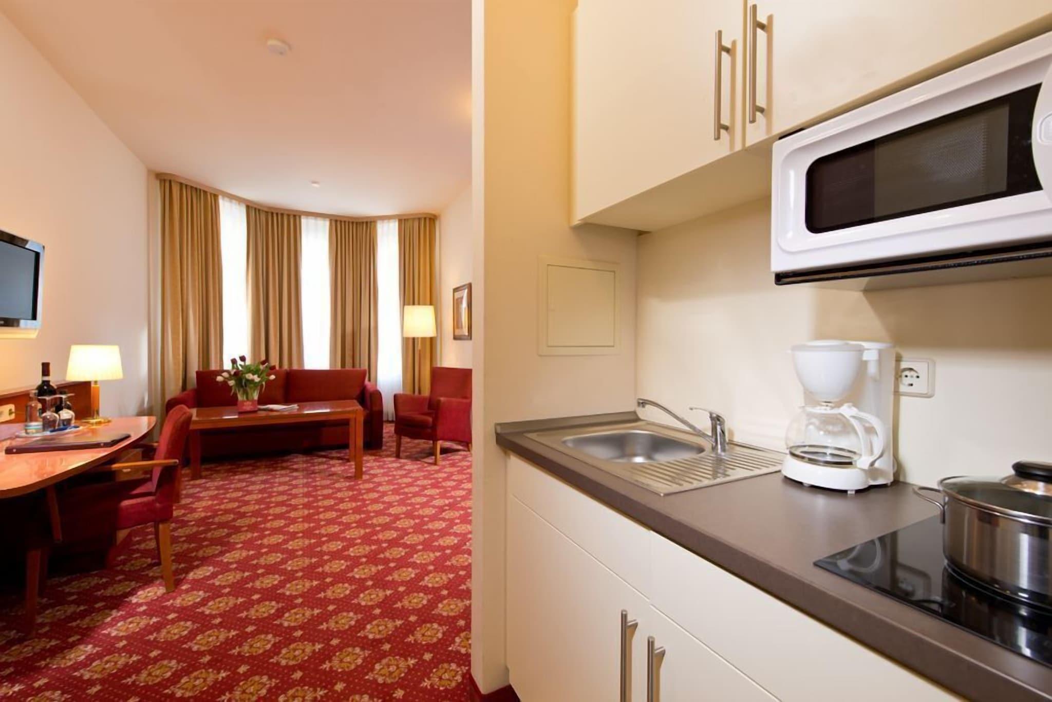 Single Deluxe with Balcony