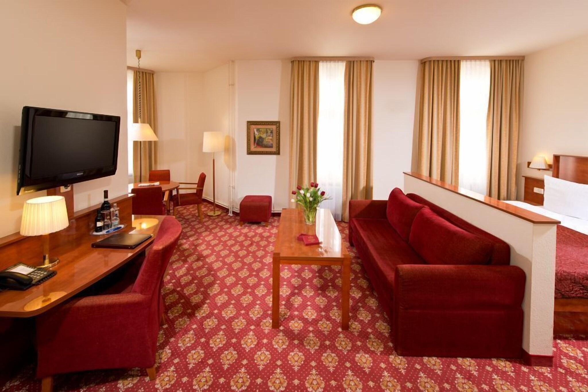 Double Deluxe Two Beds