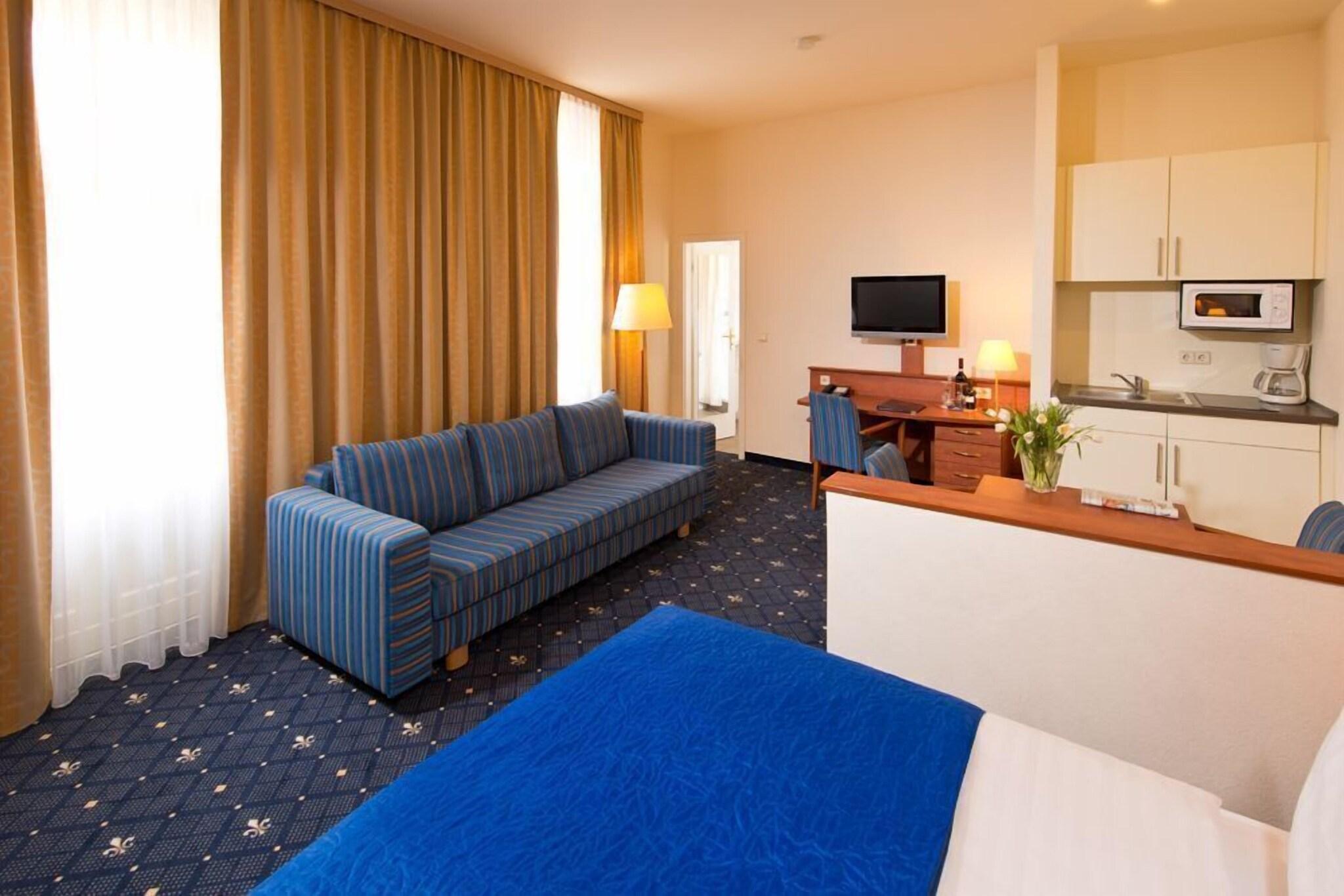 Double Deluxe Two Beds