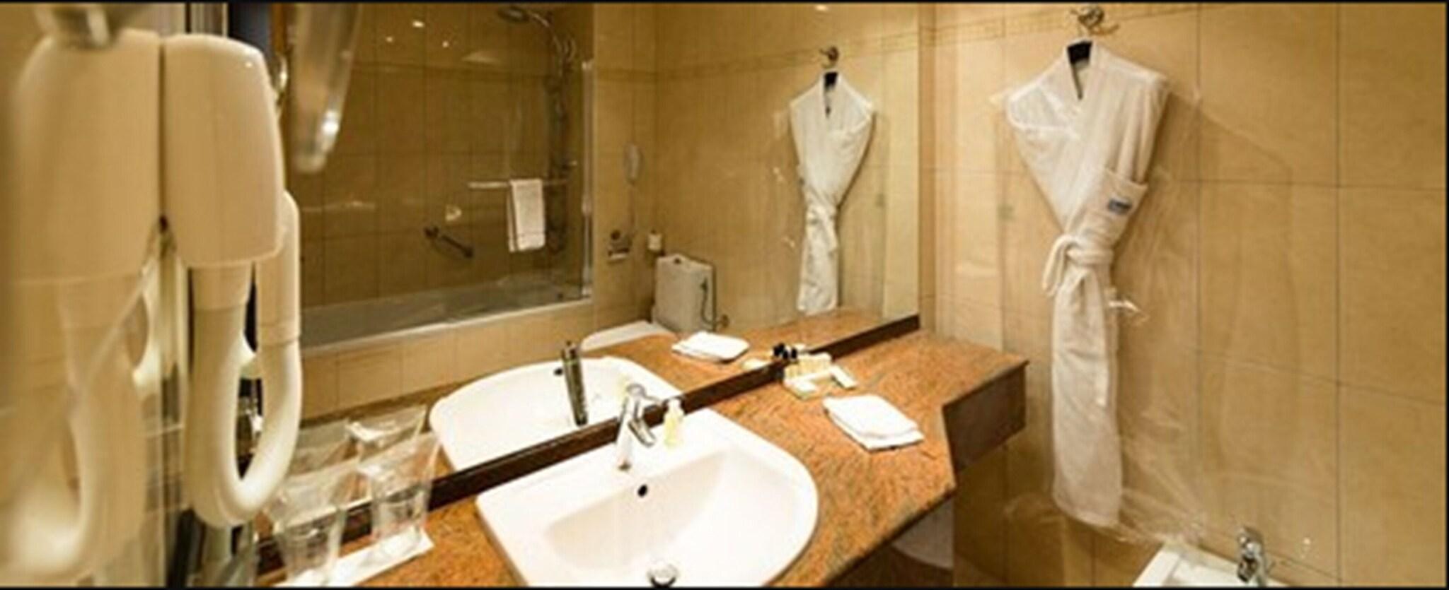 Double Superior King Bed