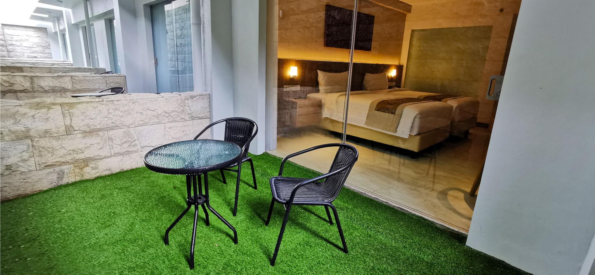 Double or Twin Executive