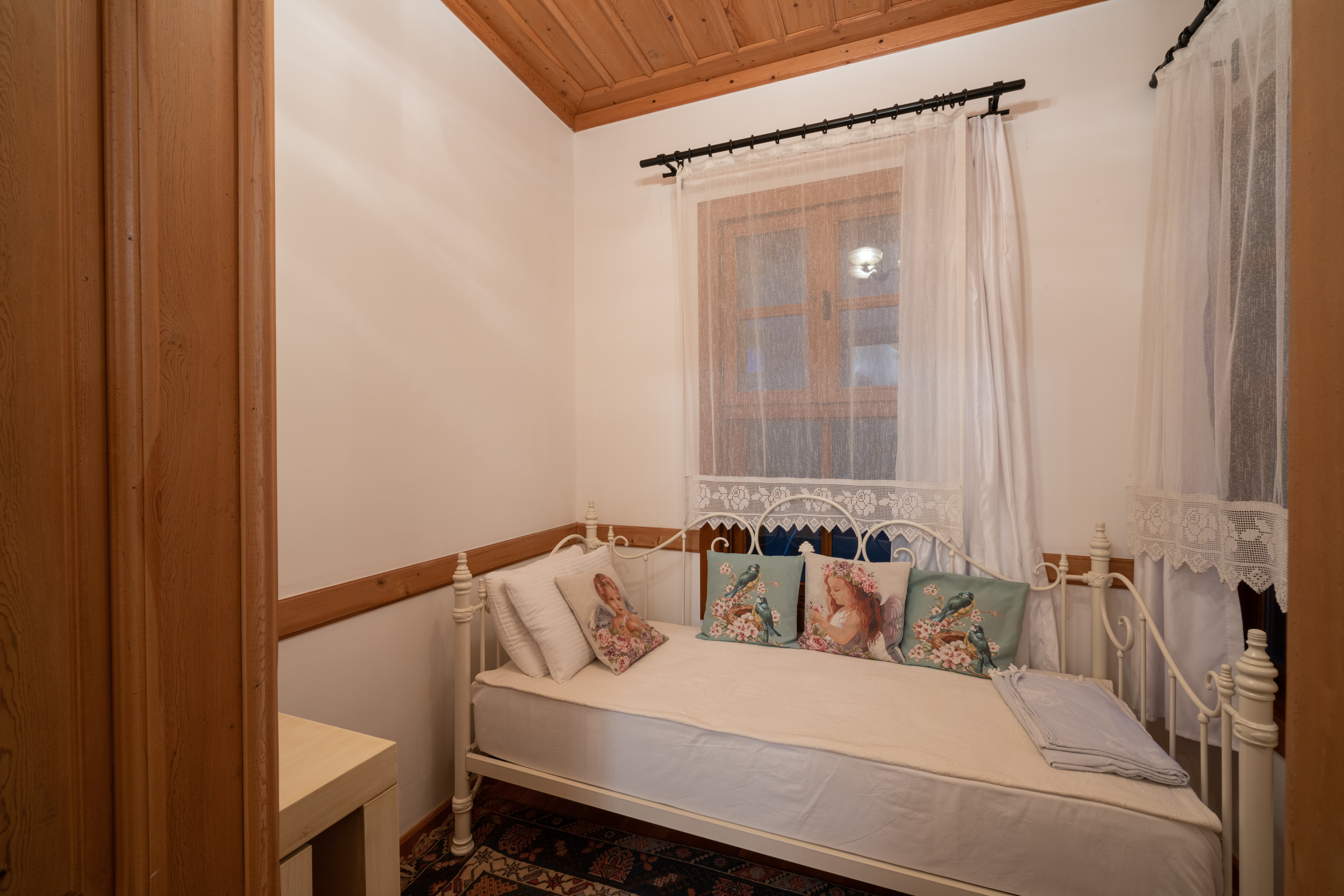 Apartment Three Bedrooms Two Bathrooms