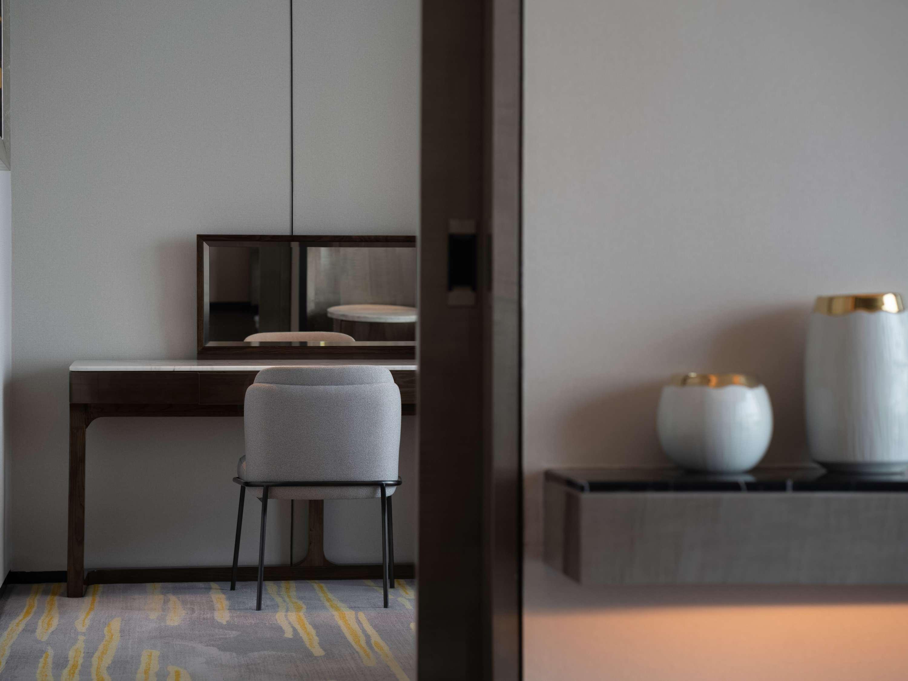 Suite Deluxe King Bed