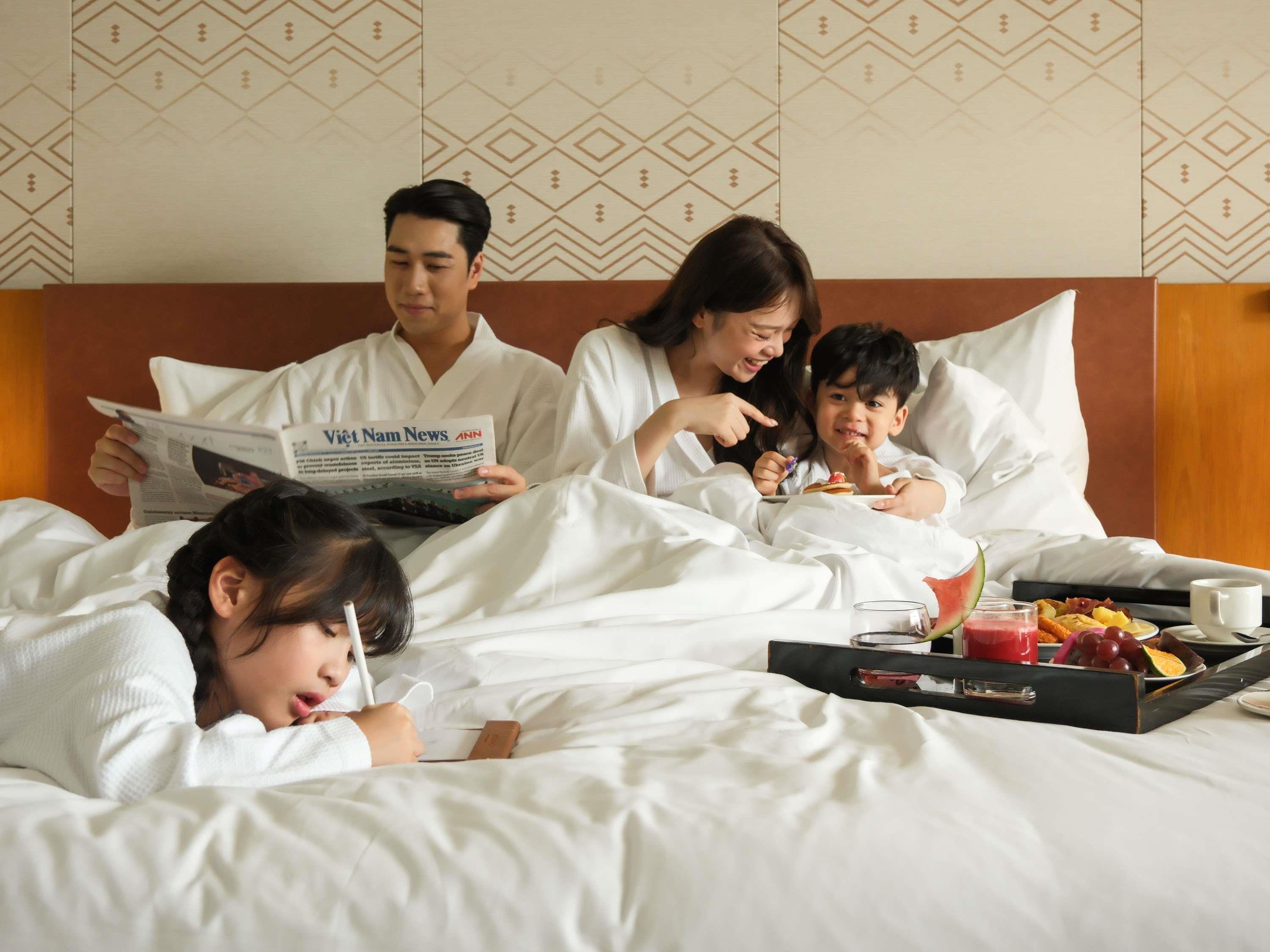 Junior Suite Sea View King Bed