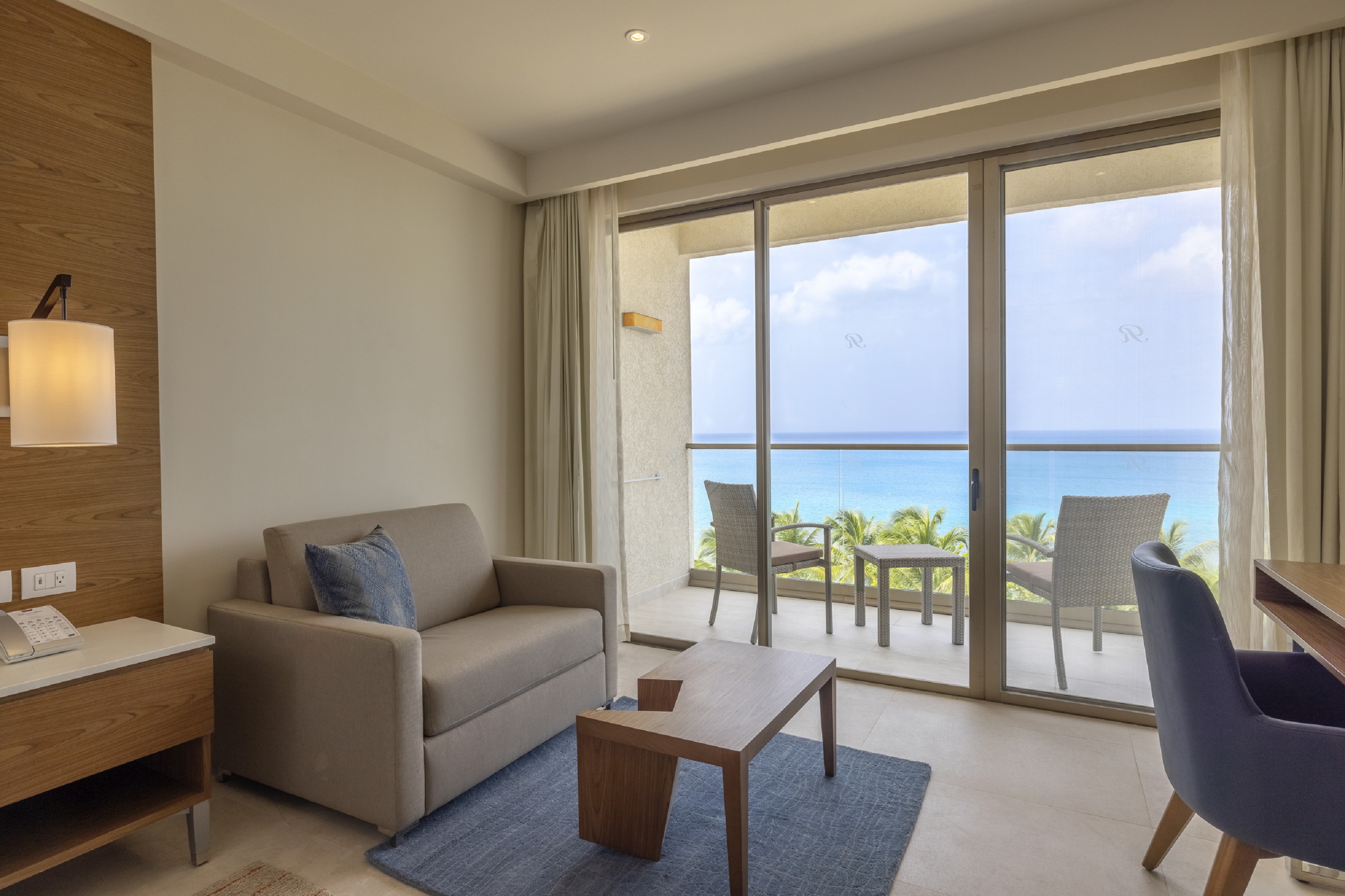 Junior Suite Ocean Front