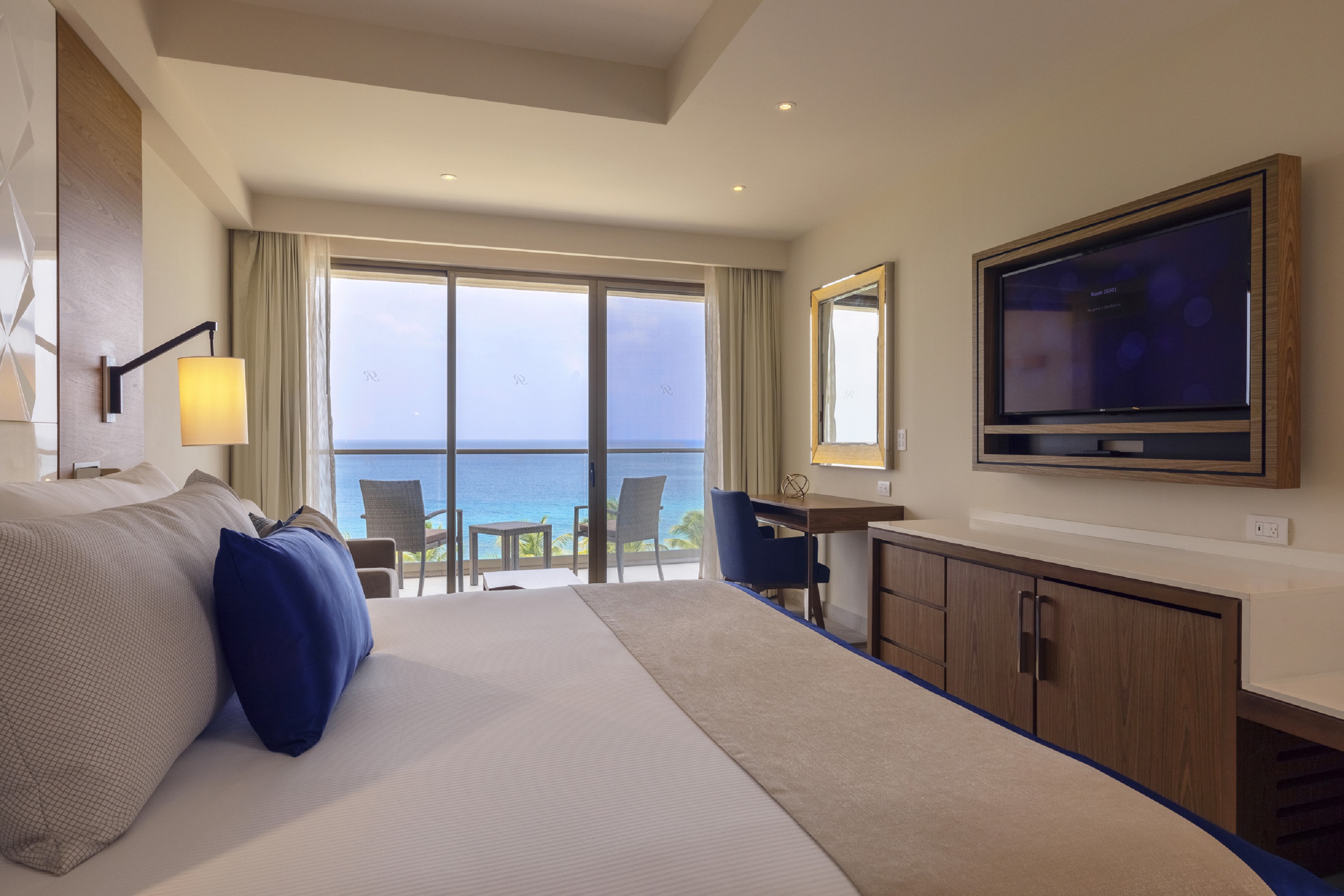 Junior Suite Ocean Front
