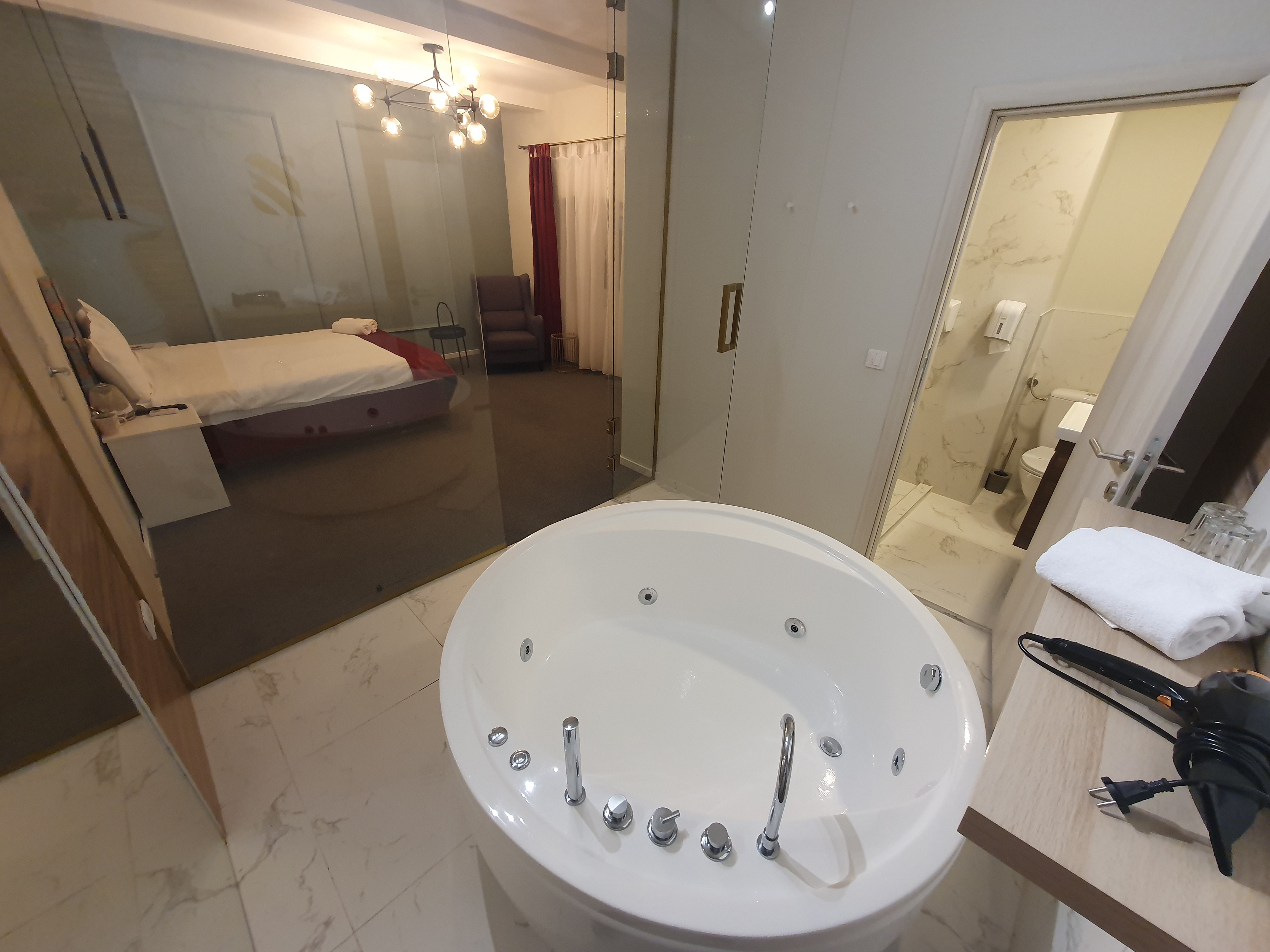 Double King Bed with Jacuzzi